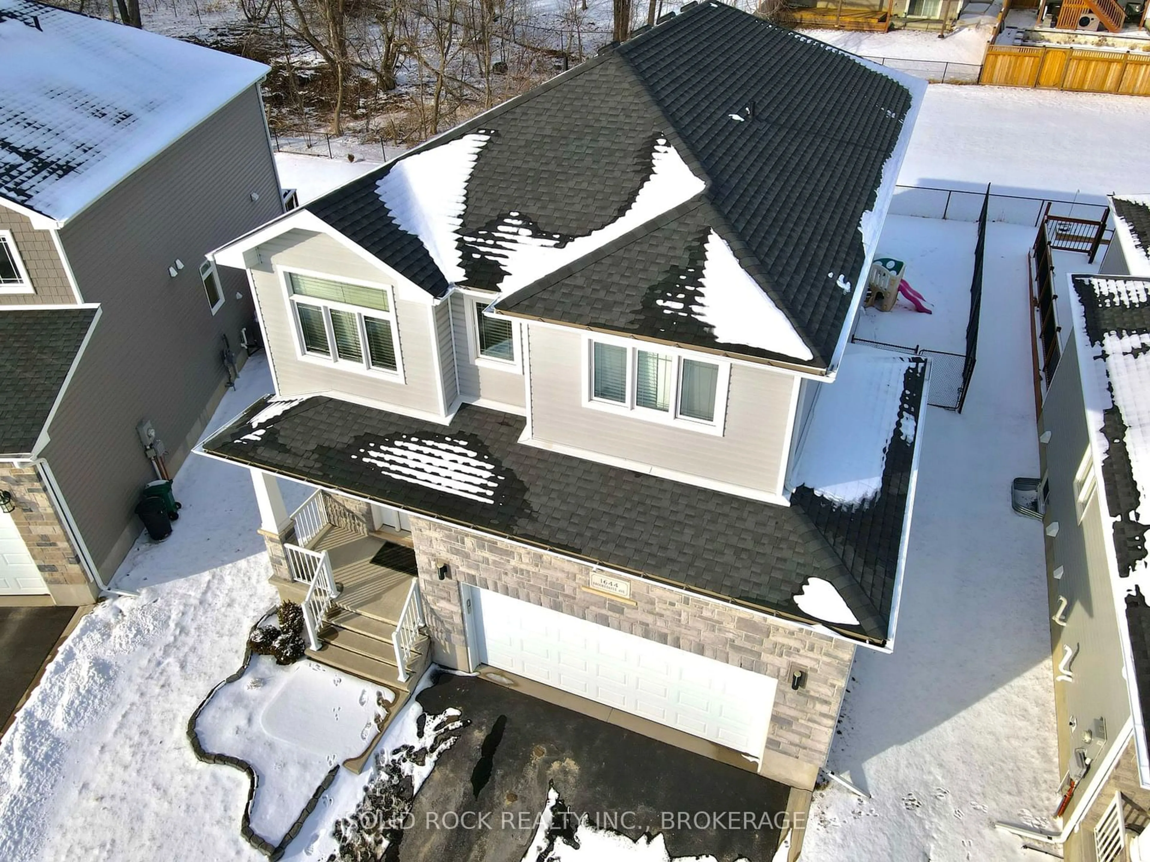 A pic from outside/outdoor area/front of a property/back of a property/a pic from drone, unknown for 1644 Brookedayle Ave, Kingston Ontario K7P 0S9