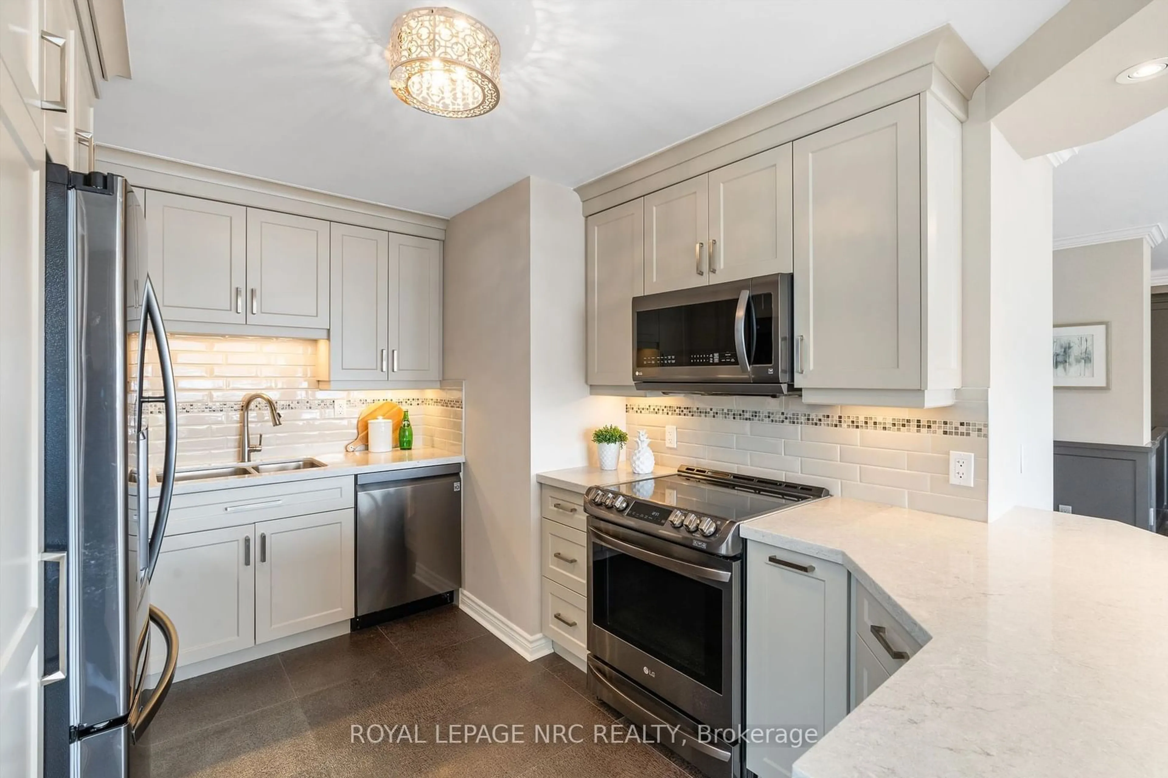 Open concept kitchen, ceramic/tile floor for 15 Towering Heights Blvd #1202, St. Catharines Ontario L2T 3G7