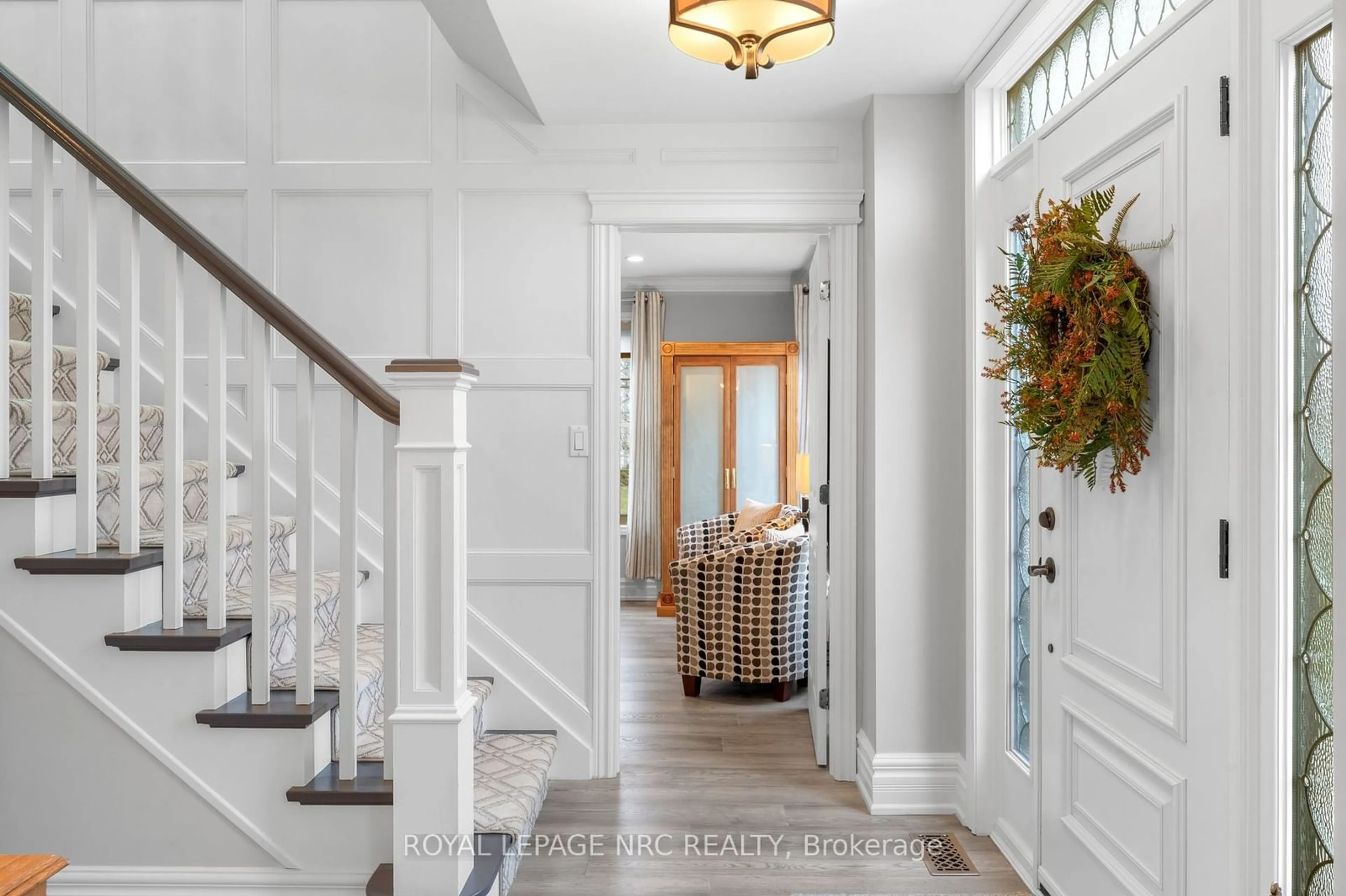 Indoor entryway for 43 Homestead Dr, Niagara-on-the-Lake Ontario L0S 1J0