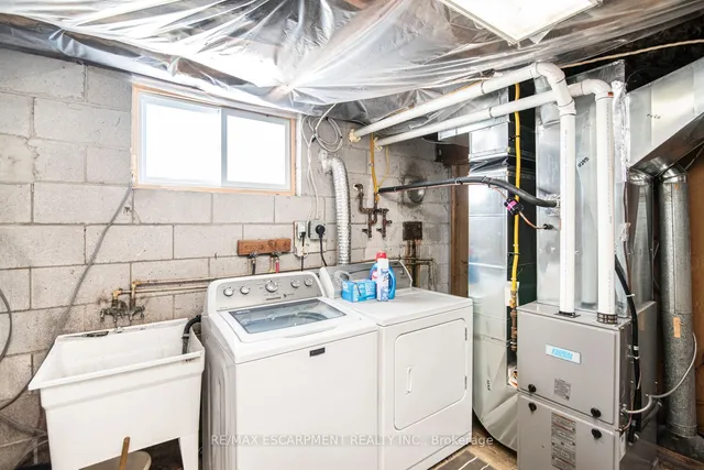Additional property image - 725 Mud St