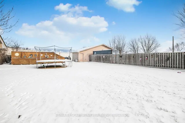 Additional property image - 725 Mud St