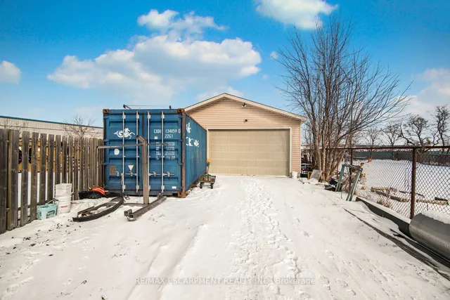 Additional property image - 725 Mud St