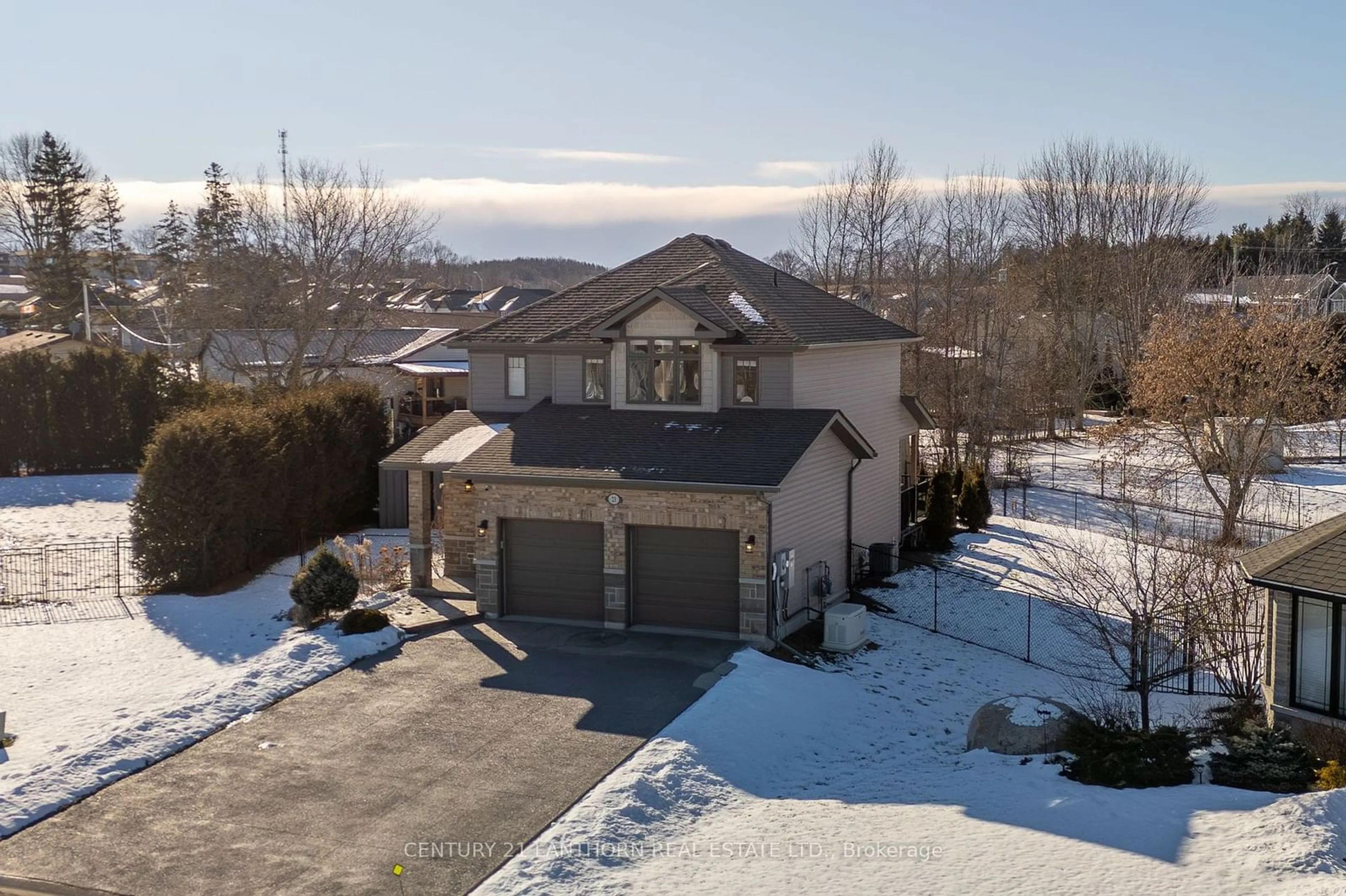 A pic from outside/outdoor area/front of a property/back of a property/a pic from drone, unknown for 23 Glenwood St, Hastings Ontario K0K 2C0