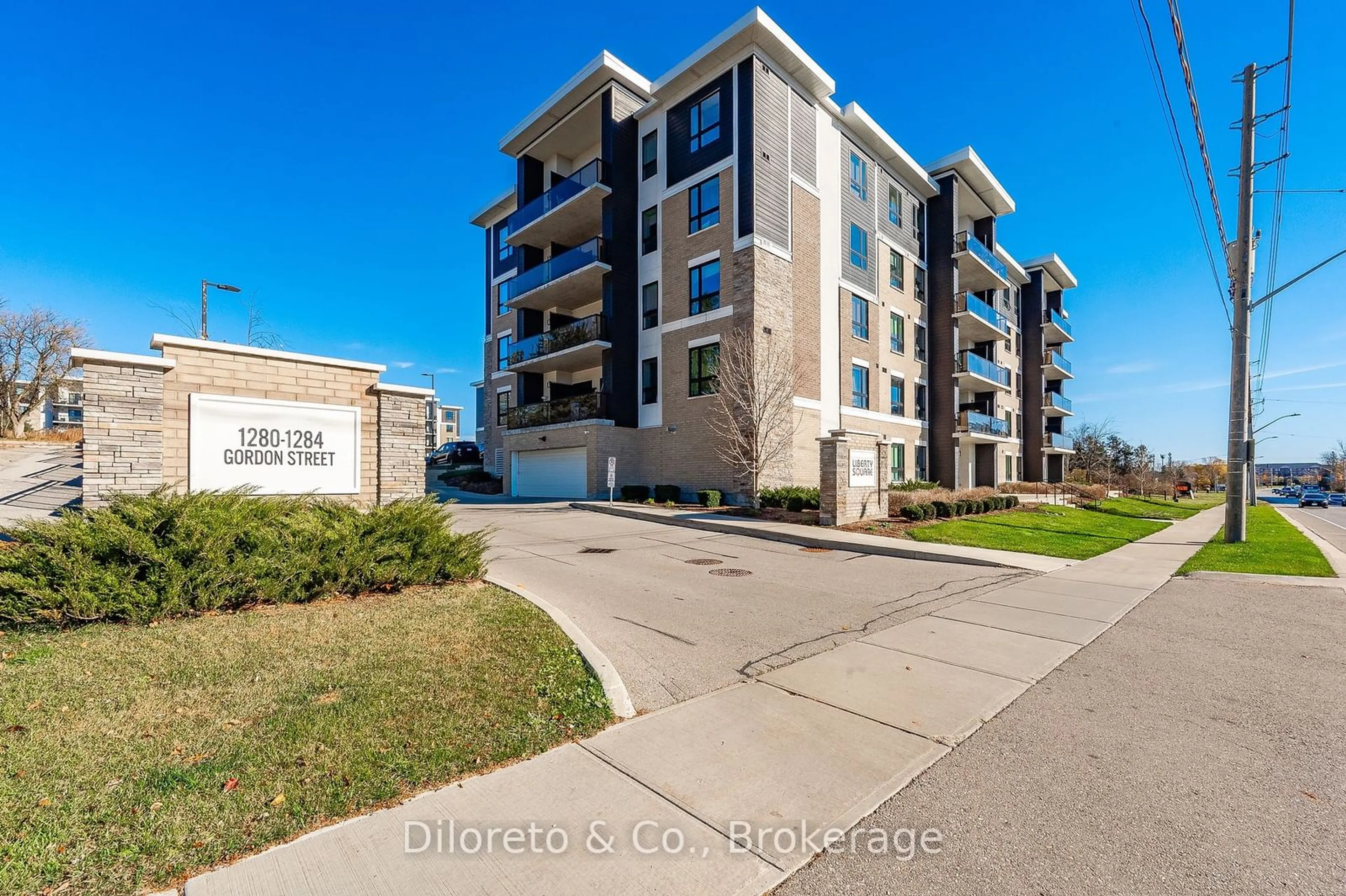 A pic from outside/outdoor area/front of a property/back of a property/a pic from drone, building for 1280 GORDON St #410, Guelph Ontario N1L 1H3