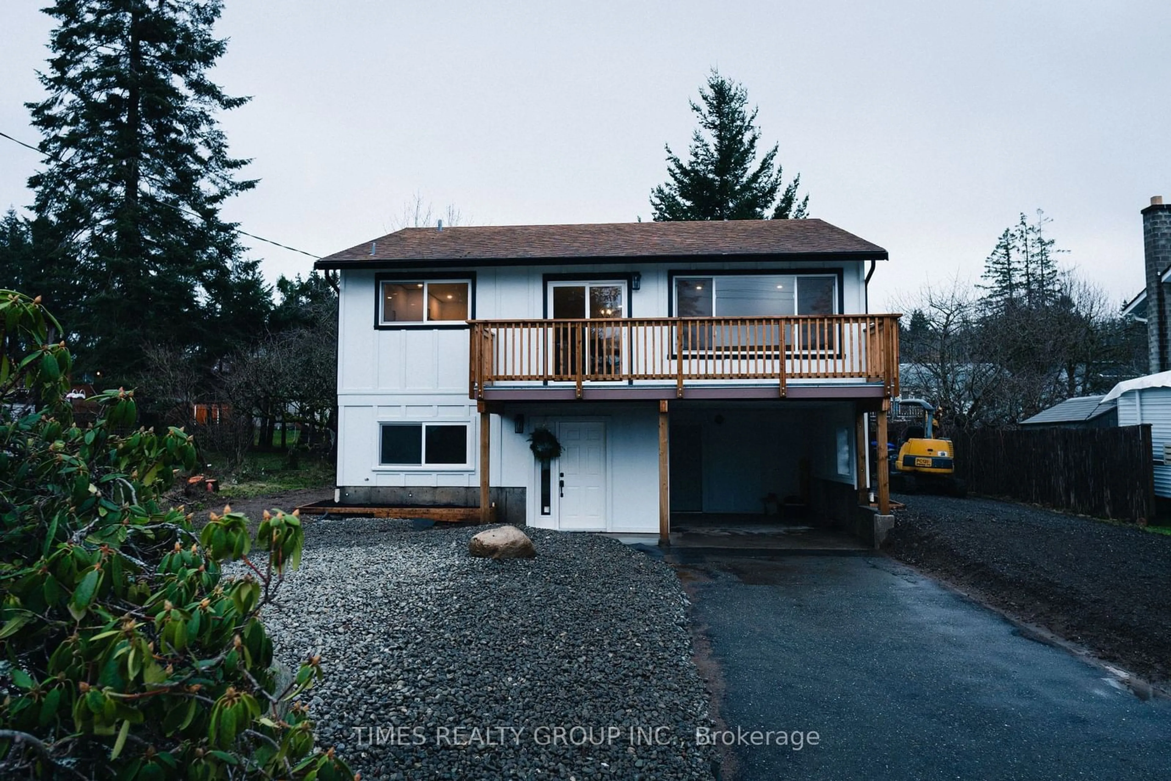 A pic from outside/outdoor area/front of a property/back of a property/a pic from drone, street for 4644 MacIntyre Ave, Out of Area British Columbia V9N 6R2