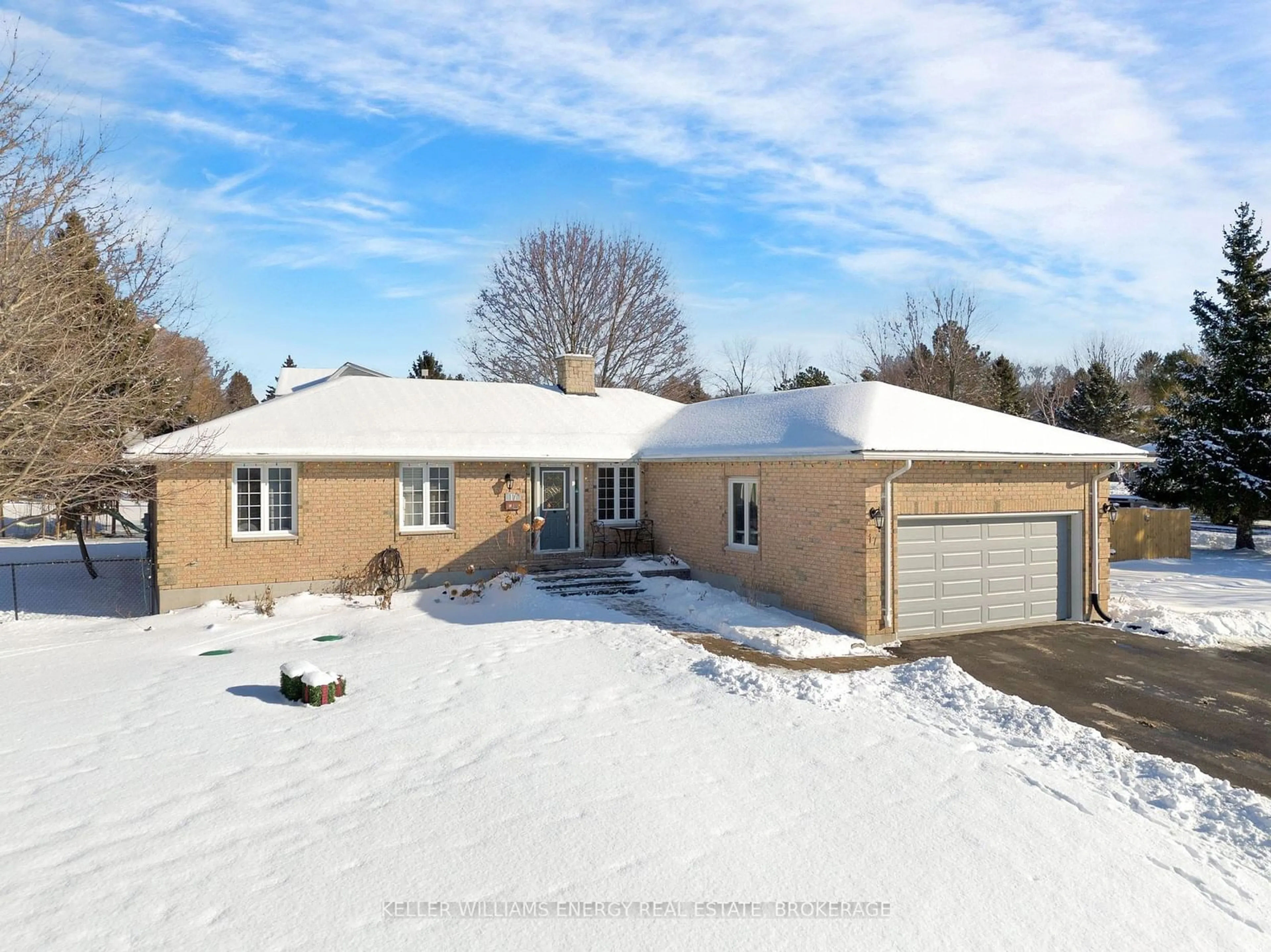 A pic from outside/outdoor area/front of a property/back of a property/a pic from drone, street for 17 Stoneridge Rd, Hamilton Township Ontario K9A 4J9