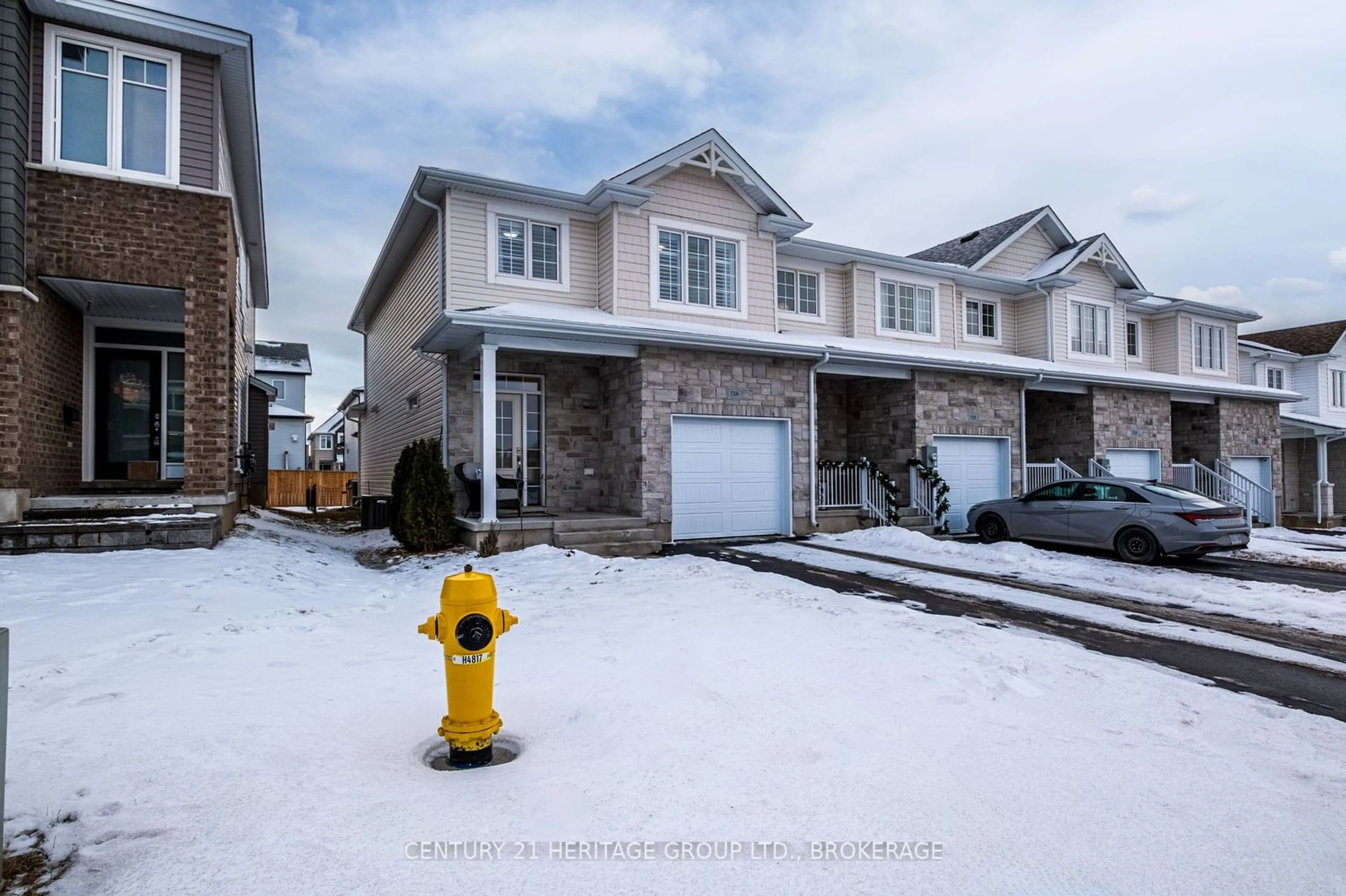 A pic from outside/outdoor area/front of a property/back of a property/a pic from drone, street for 1516 SCARLET St, Kingston Ontario K7K 0H6