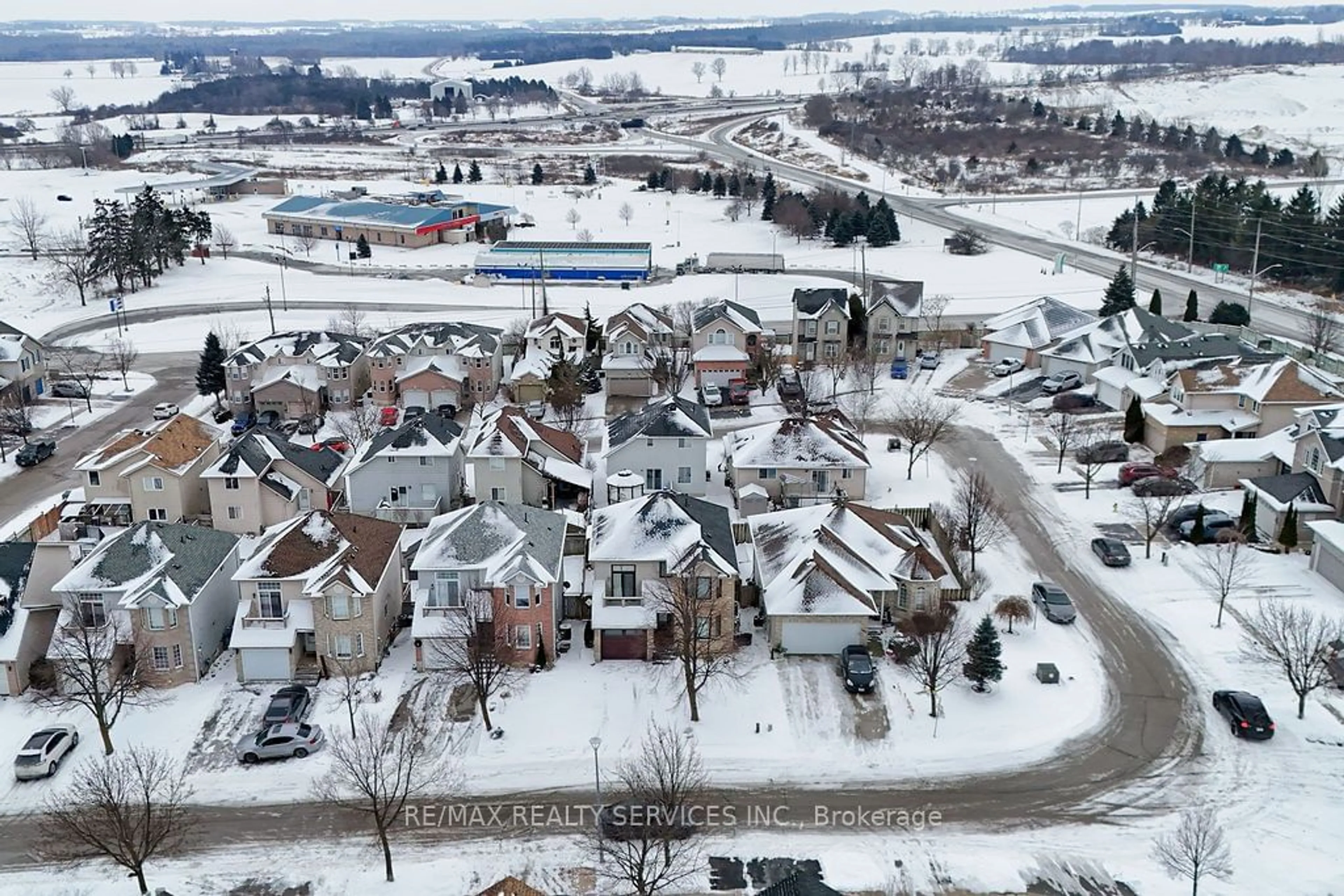 A pic from outside/outdoor area/front of a property/back of a property/a pic from drone, street for 790 HUNTERS GATE Cres, Woodstock Ontario N4V 1G4