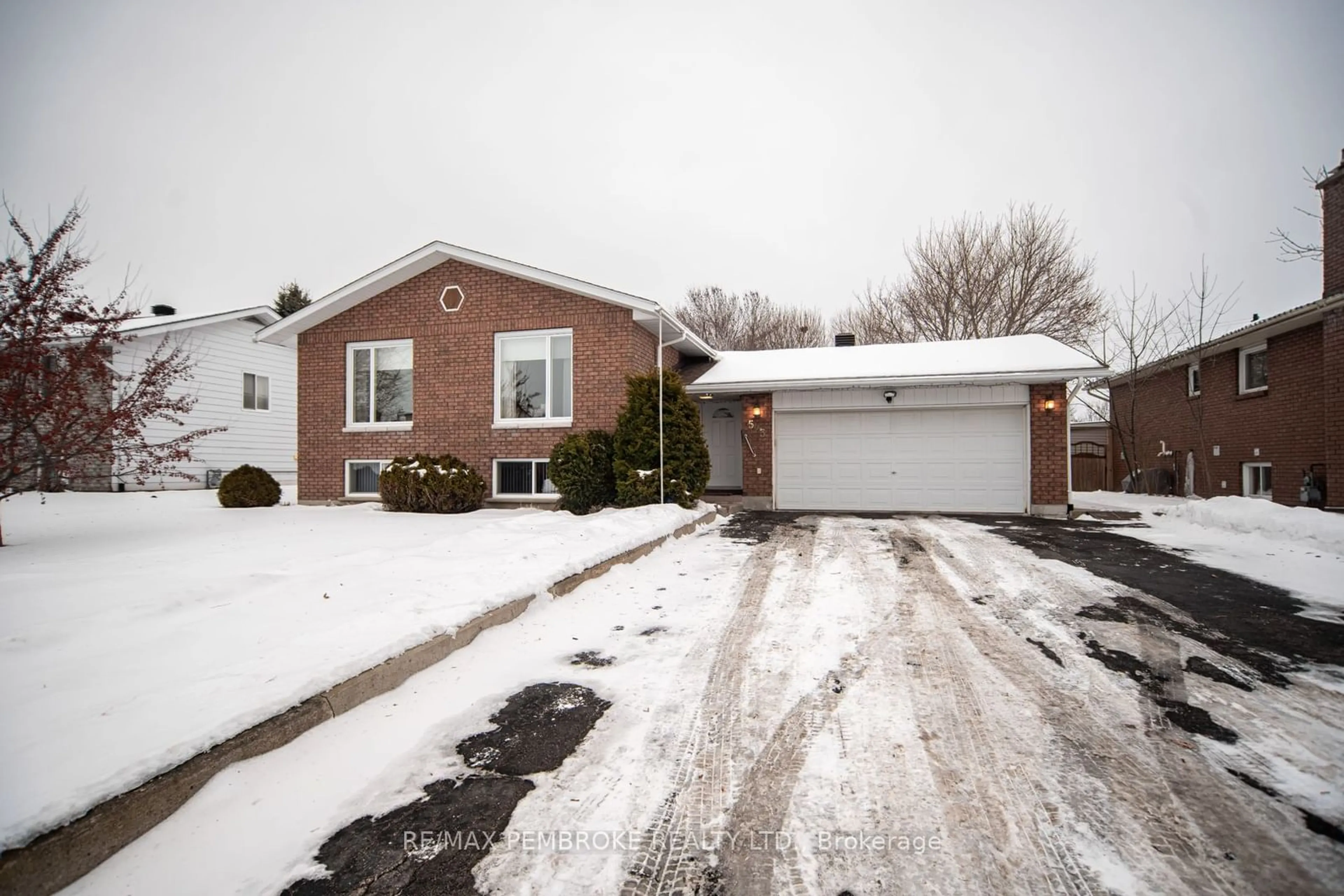 Home with brick exterior material, street for 523 O'Brien St, Pembroke Ontario K8A 8E6