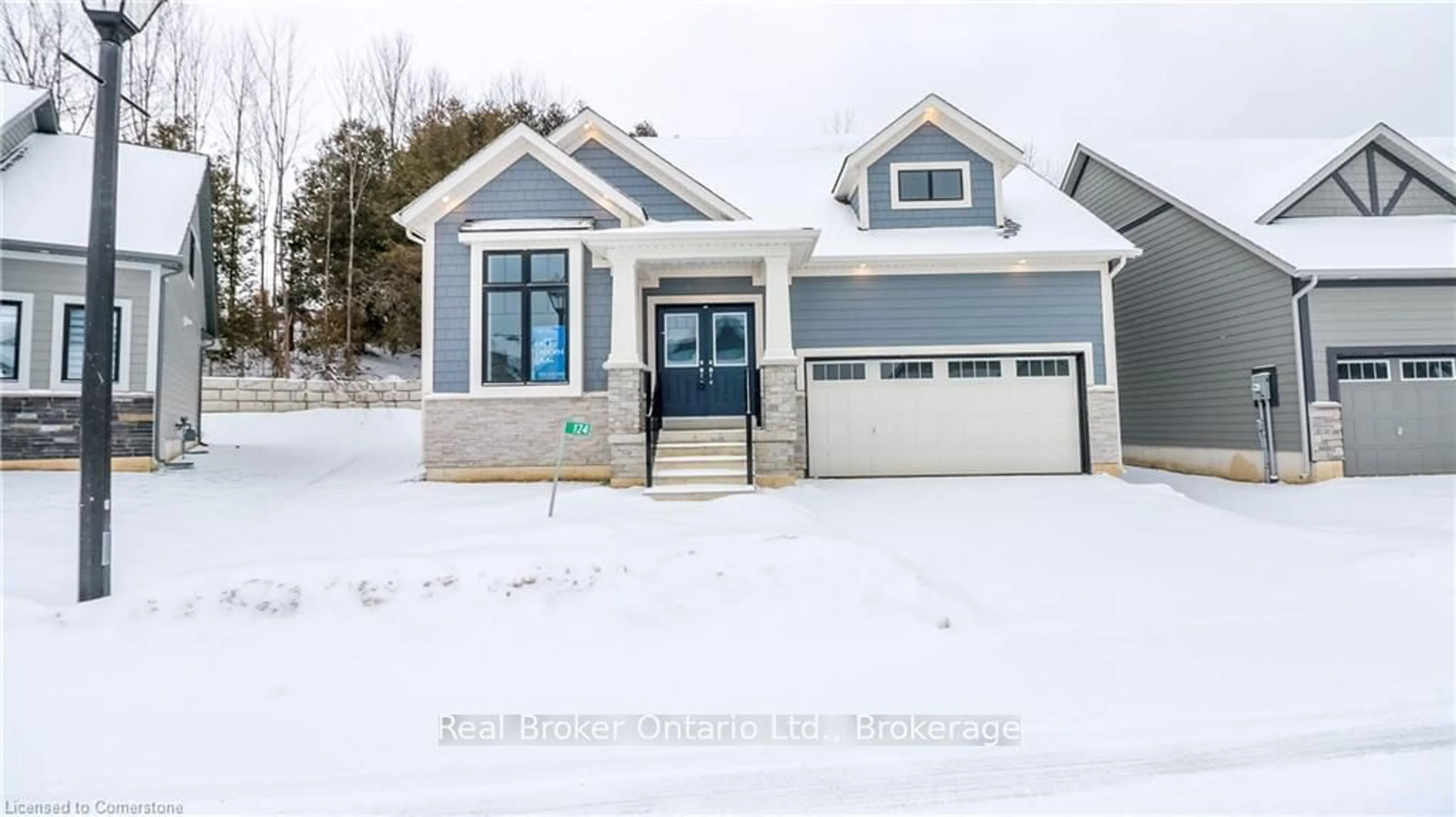 Home with vinyl exterior material, street for 124 Beacon Dr, Blue Mountains Ontario N0H 2P0