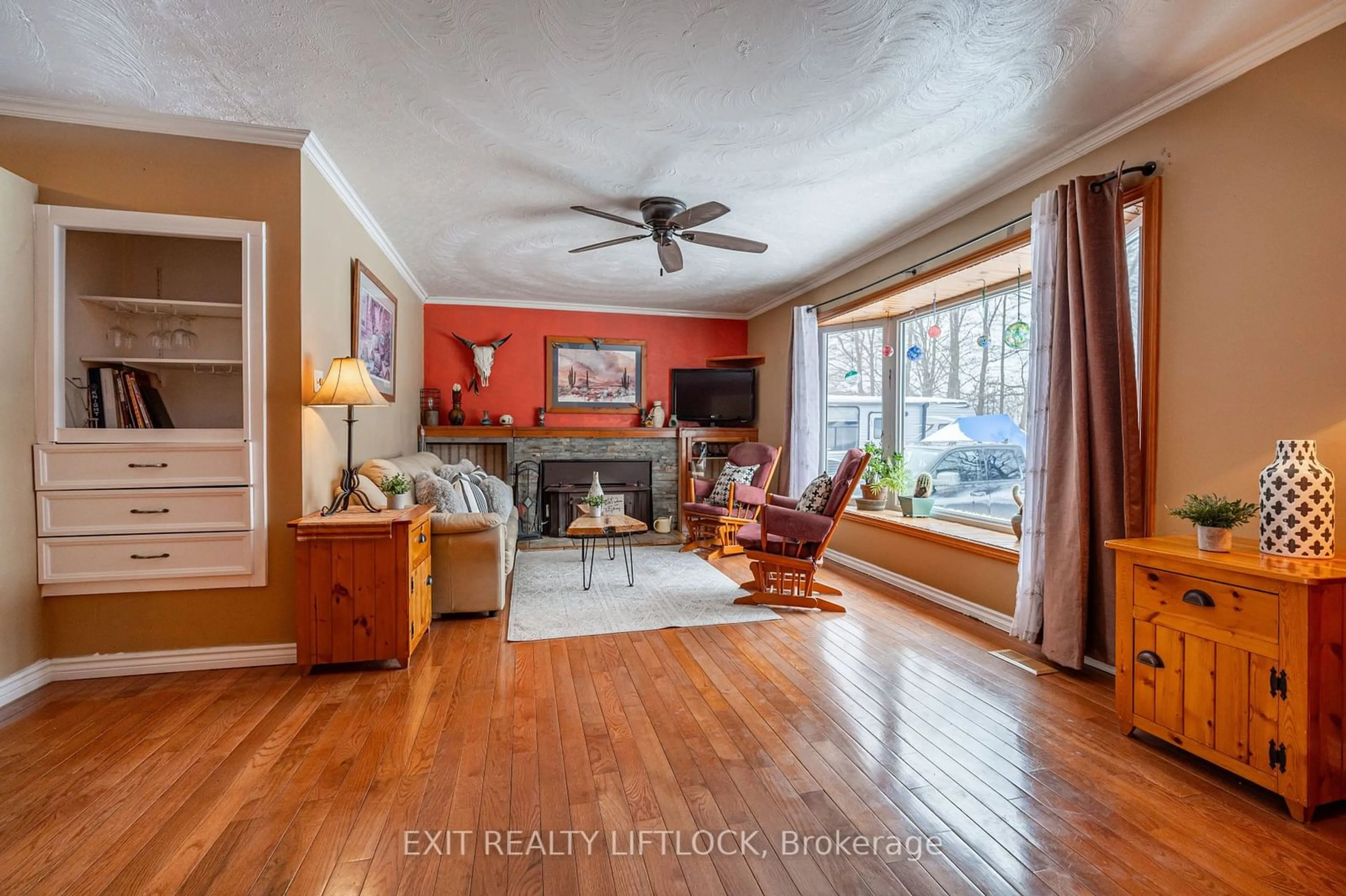 Living room with furniture, unknown for 1639 Baseline Rd, Otonabee-South Monaghan Ontario K9J 6Y3