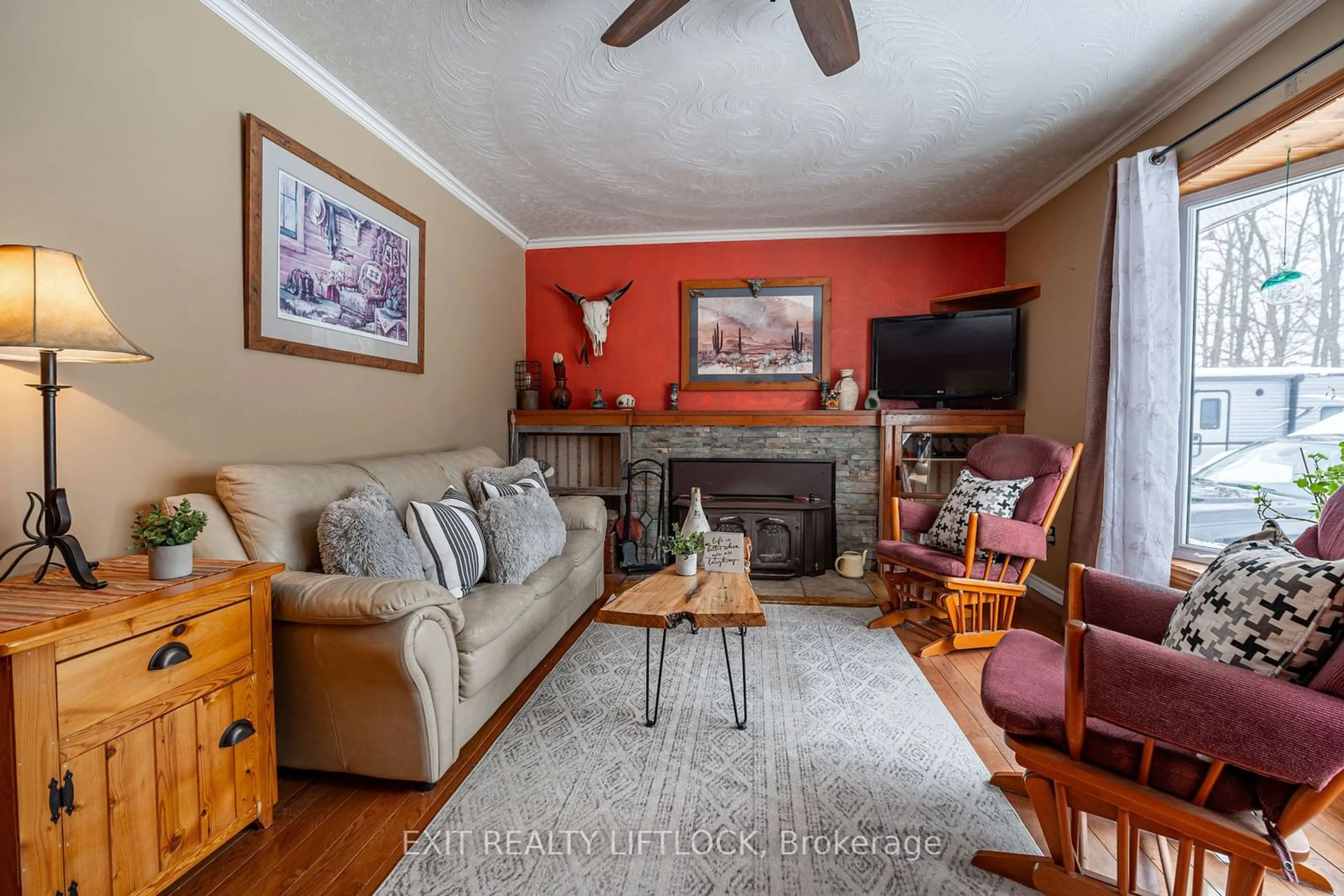 Living room with furniture, unknown for 1639 Baseline Rd, Otonabee-South Monaghan Ontario K9J 6Y3