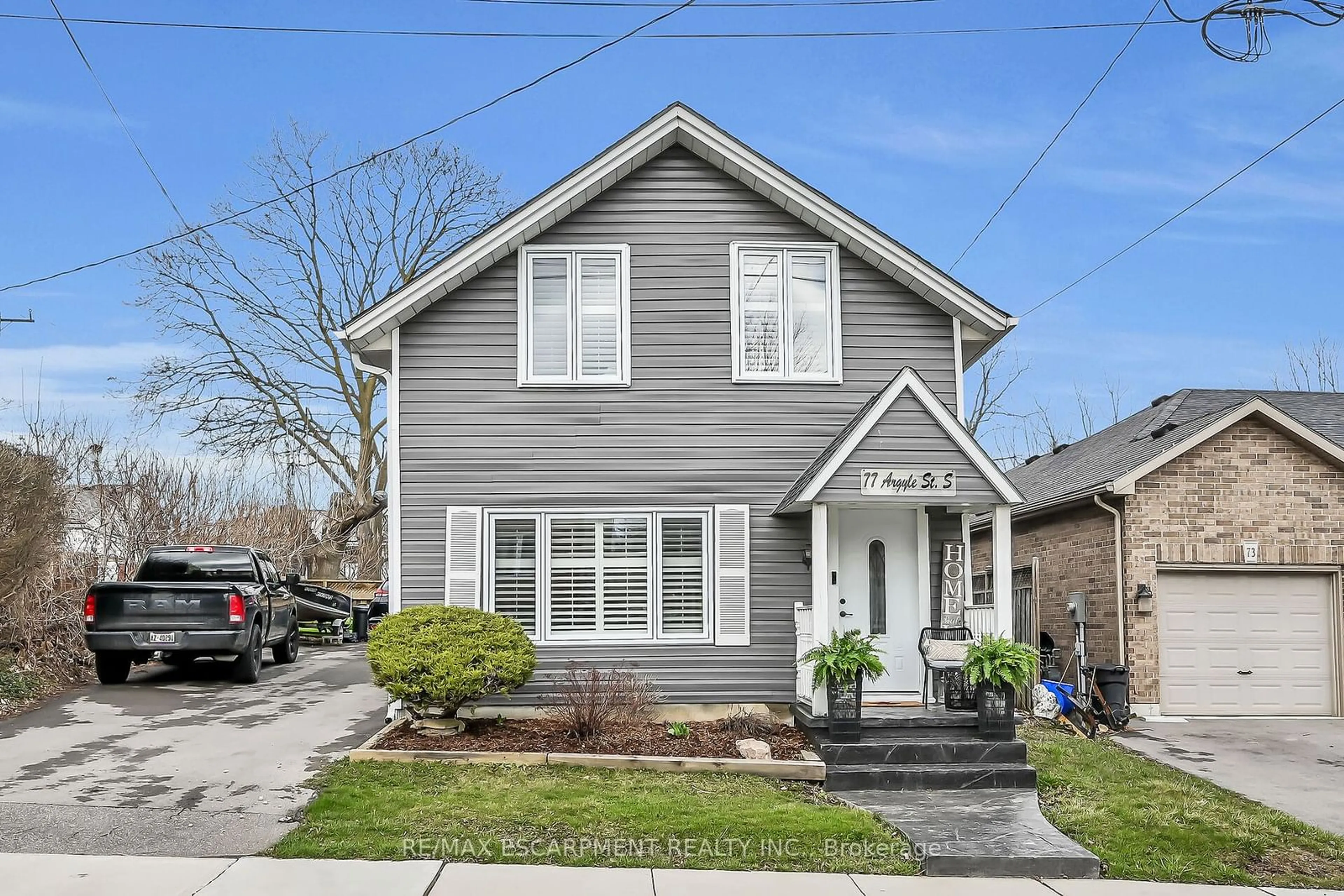 Home with vinyl exterior material, street for 77 Argyle St, Haldimand Ontario N3W 1J1