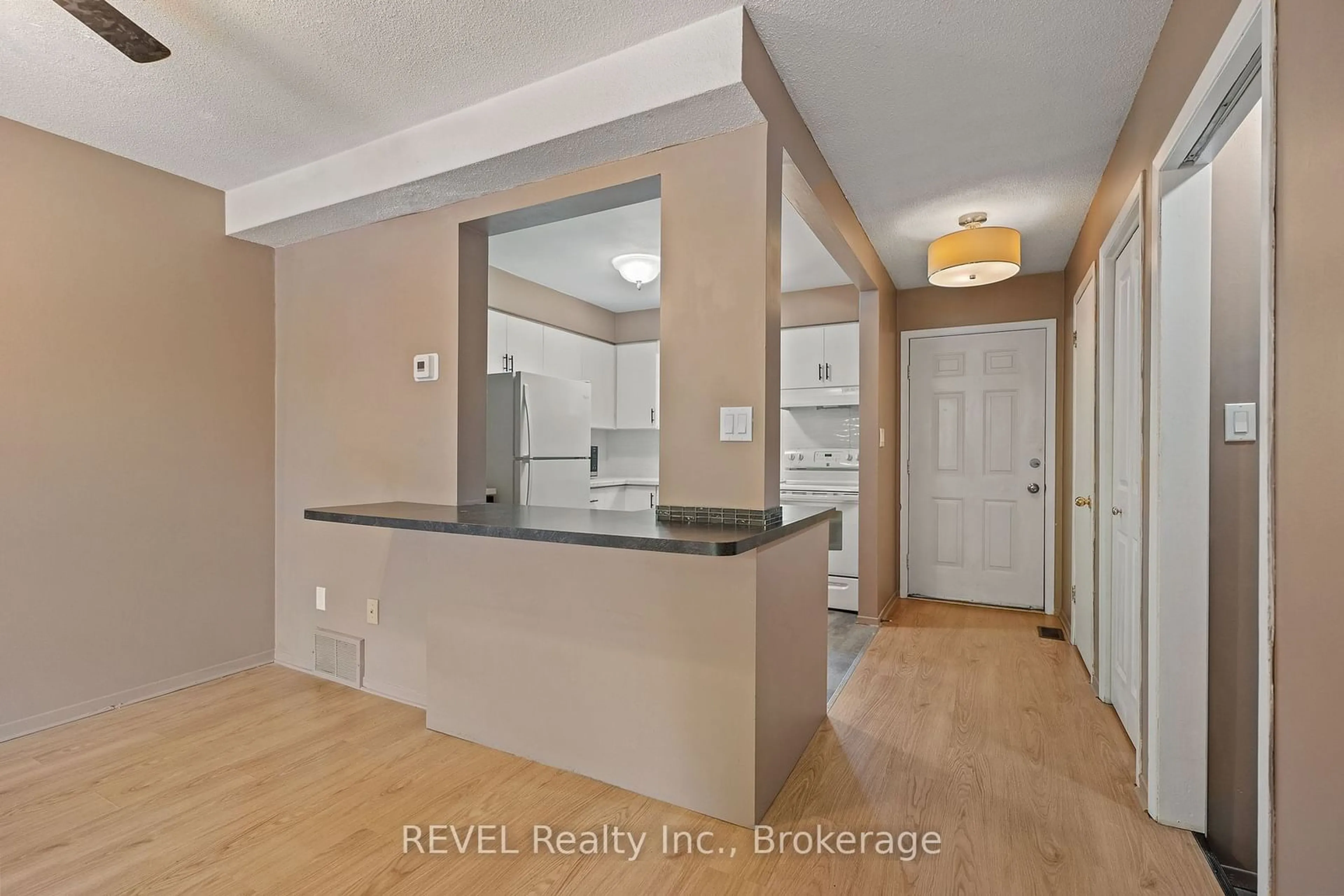 Open concept kitchen, unknown for 102 SILVAN Dr #8, Welland Ontario L3C 6C3