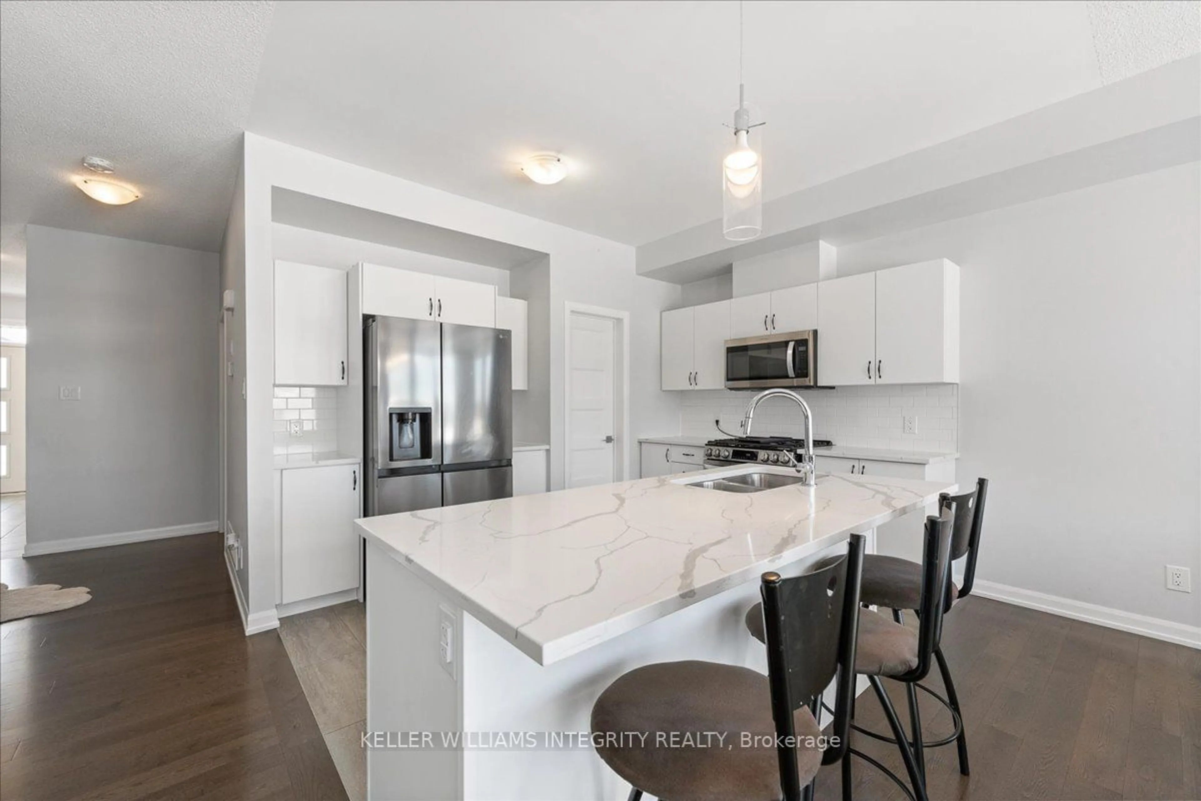 Open concept kitchen, unknown for 1153 Diamond St, Clarence-Rockland Ontario K4K 0L9