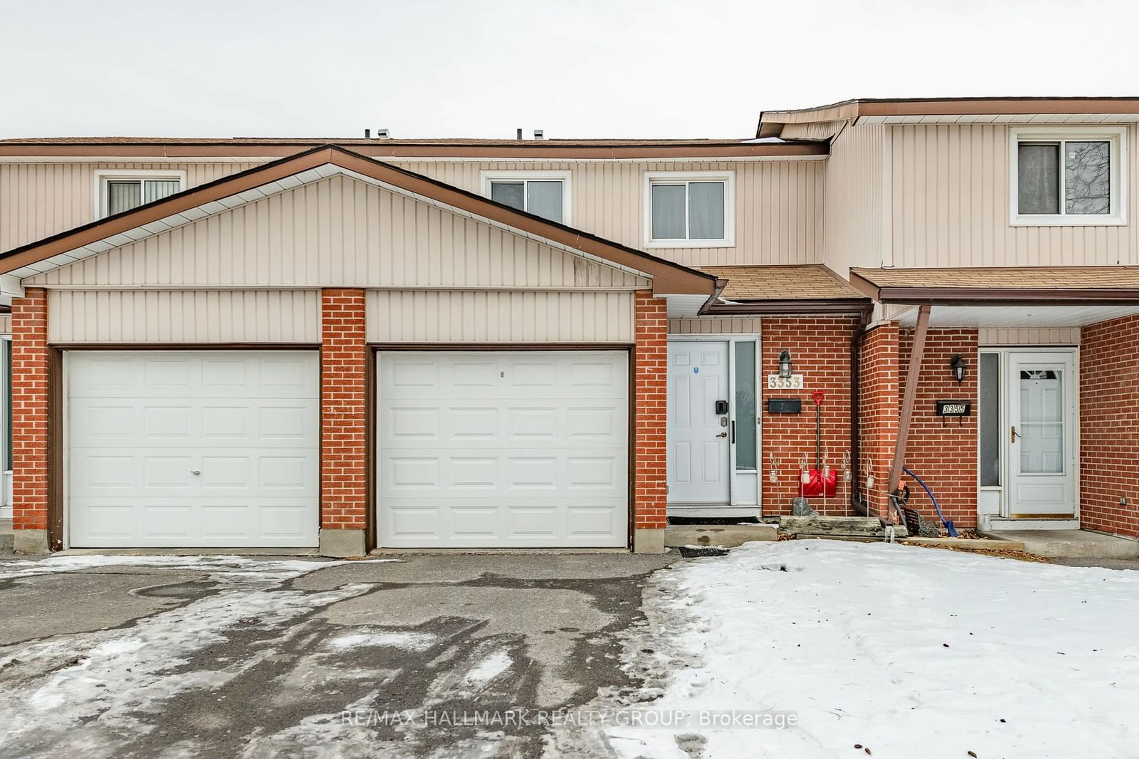 Home with brick exterior material, street for 3353 HOGARTH Ave, Blossom Park - Airport and Area Ontario K1T 1S8