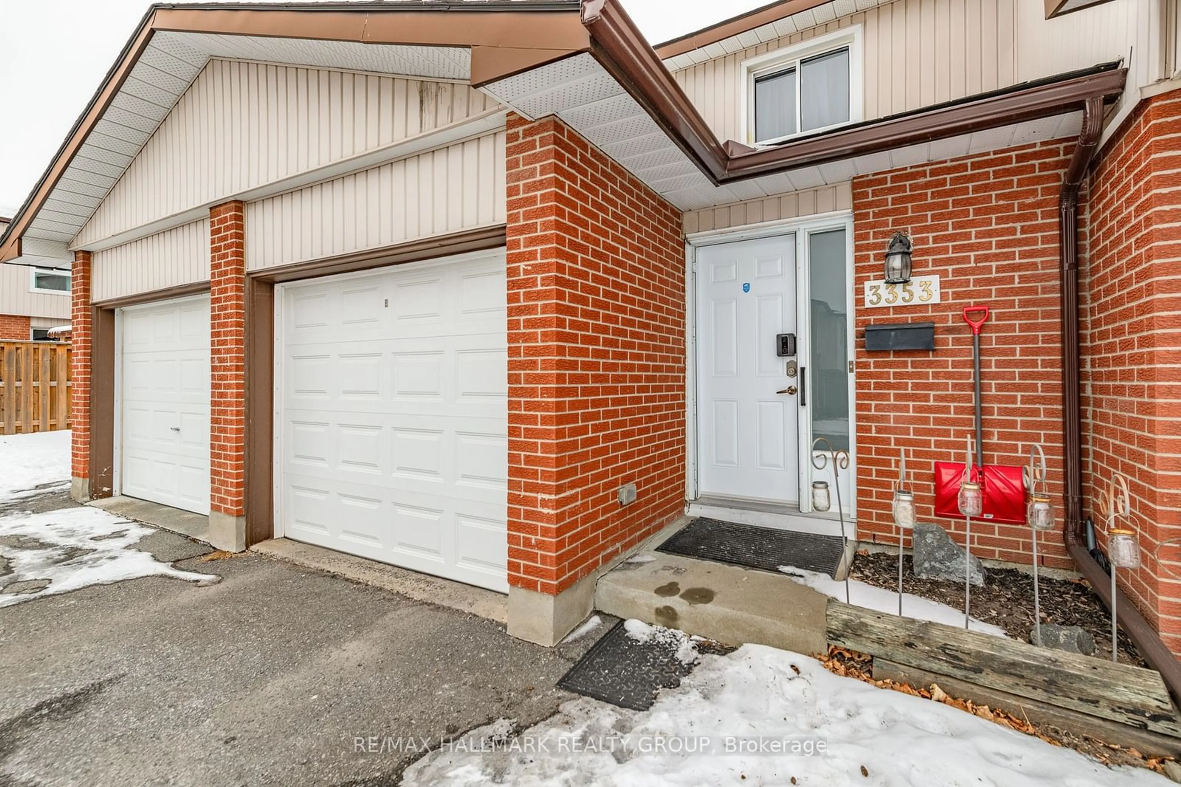 Home with brick exterior material, street for 3353 HOGARTH Ave, Blossom Park - Airport and Area Ontario K1T 1S8