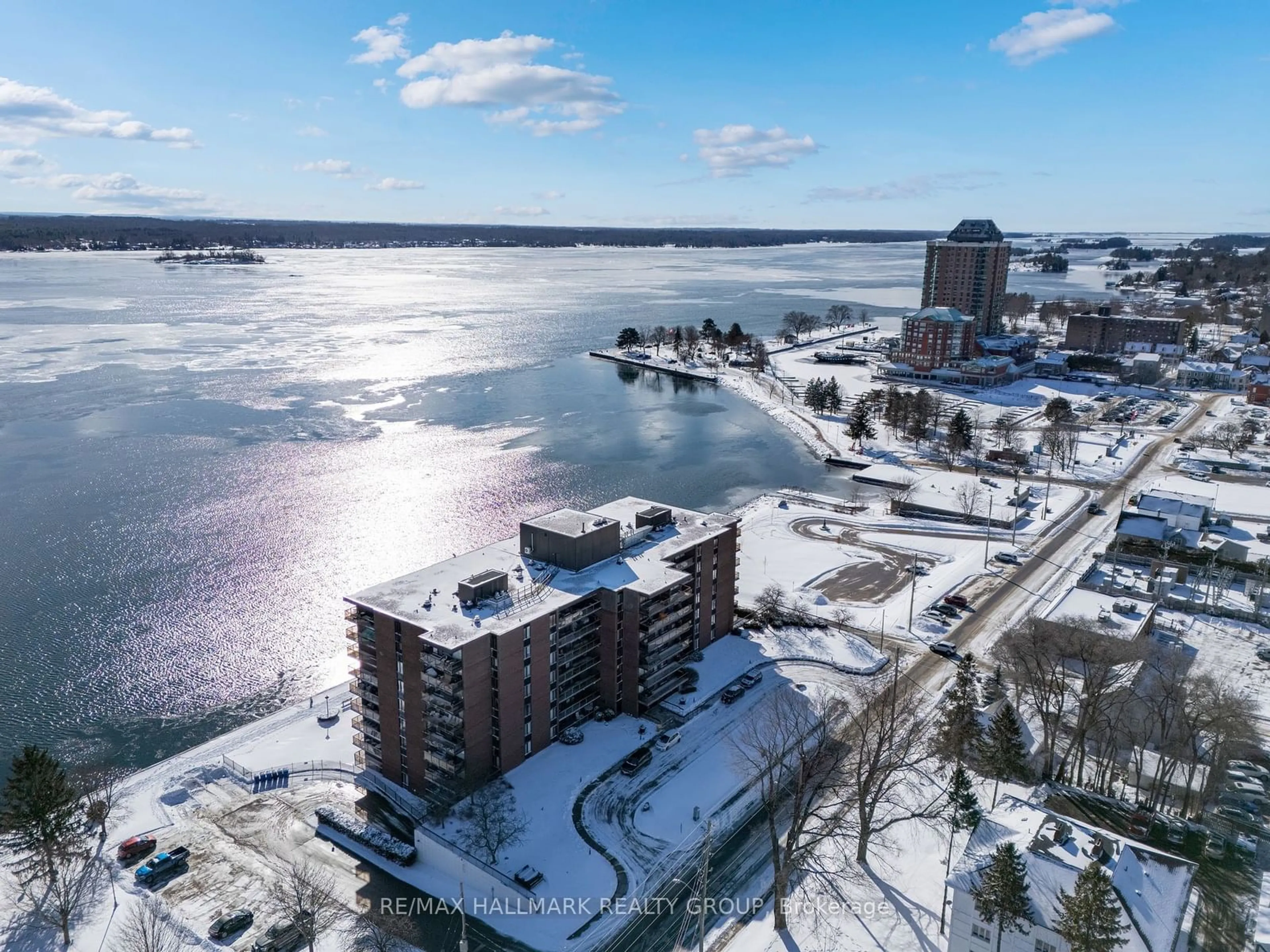 A pic from outside/outdoor area/front of a property/back of a property/a pic from drone, water/lake/river/ocean view for 55 WATER St #405, Brockville Ontario K6V 1A3