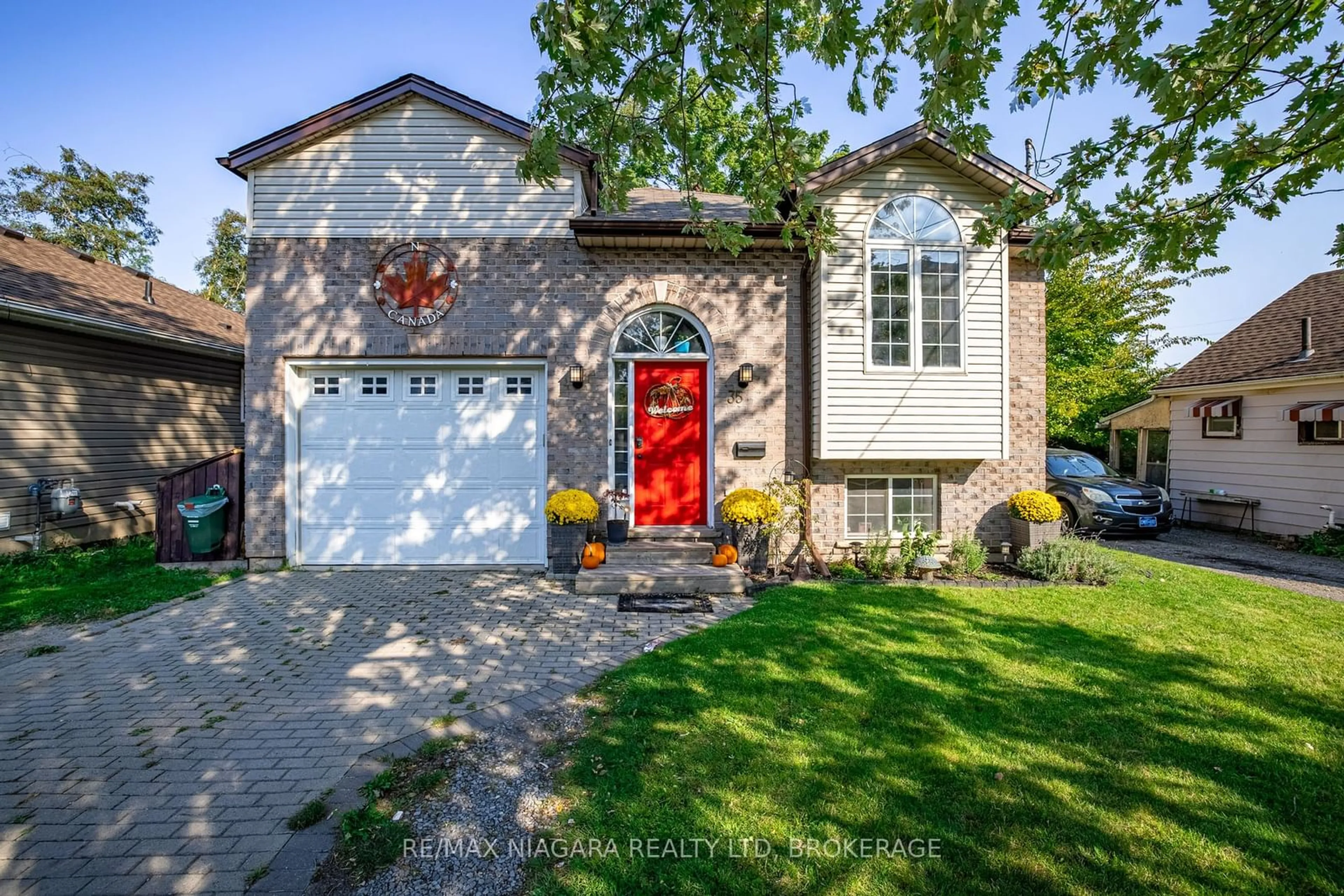 Home with brick exterior material, street for 35 Davidson St, St. Catharines Ontario L2R 2V3