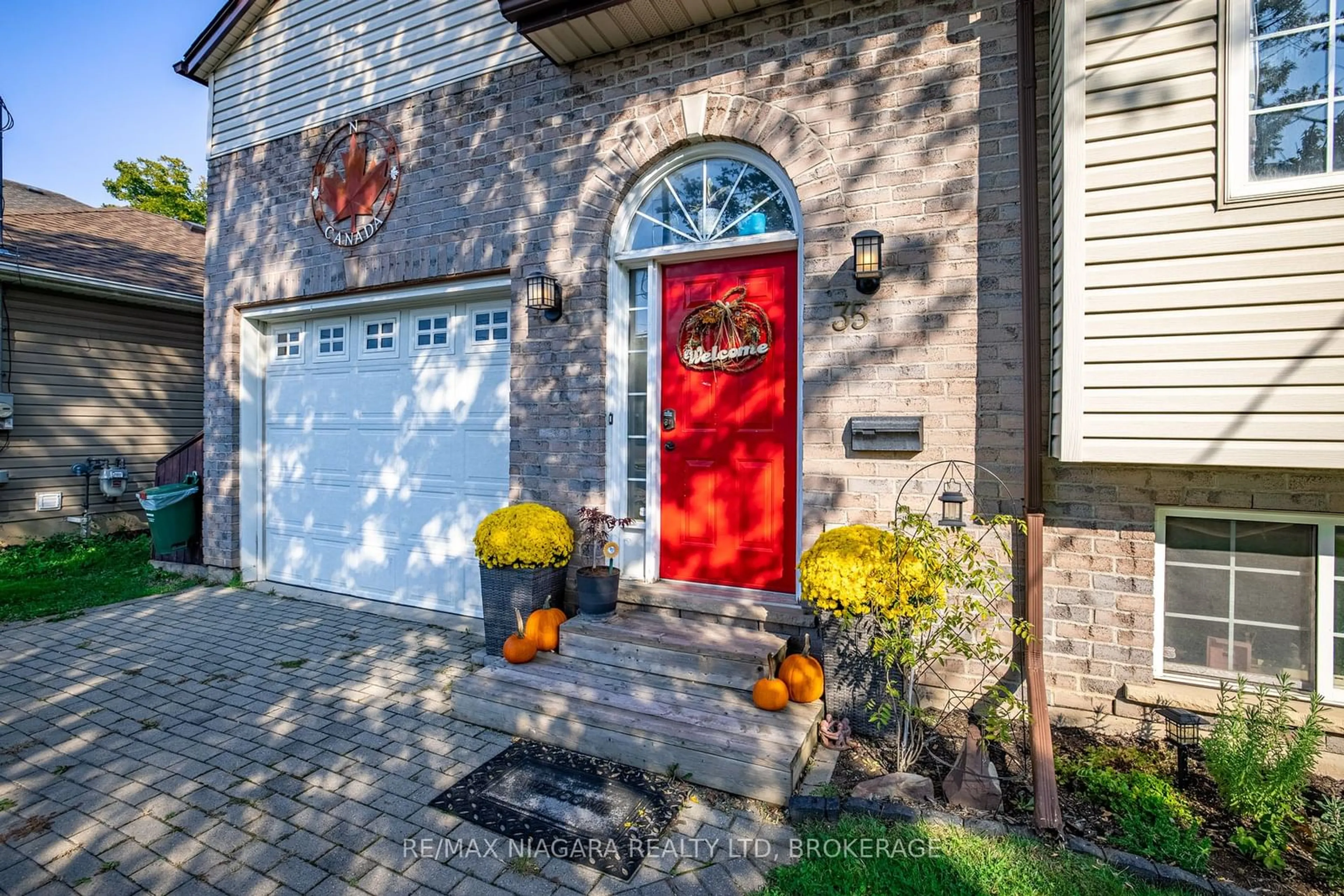 Home with brick exterior material, street for 35 Davidson St, St. Catharines Ontario L2R 2V3