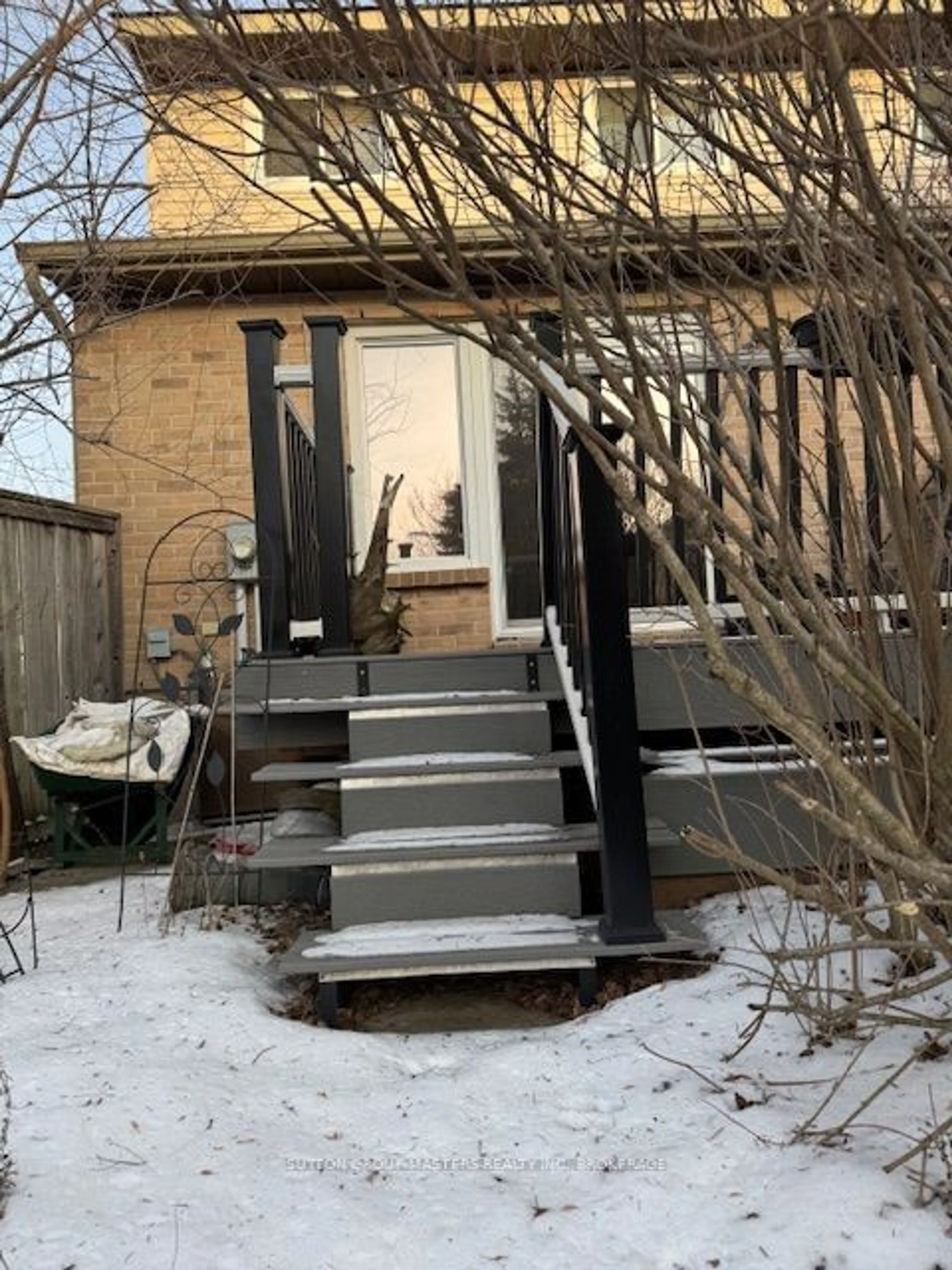 Stairs for 52 Coventry Cres, Kingston Ontario K7M 7S7