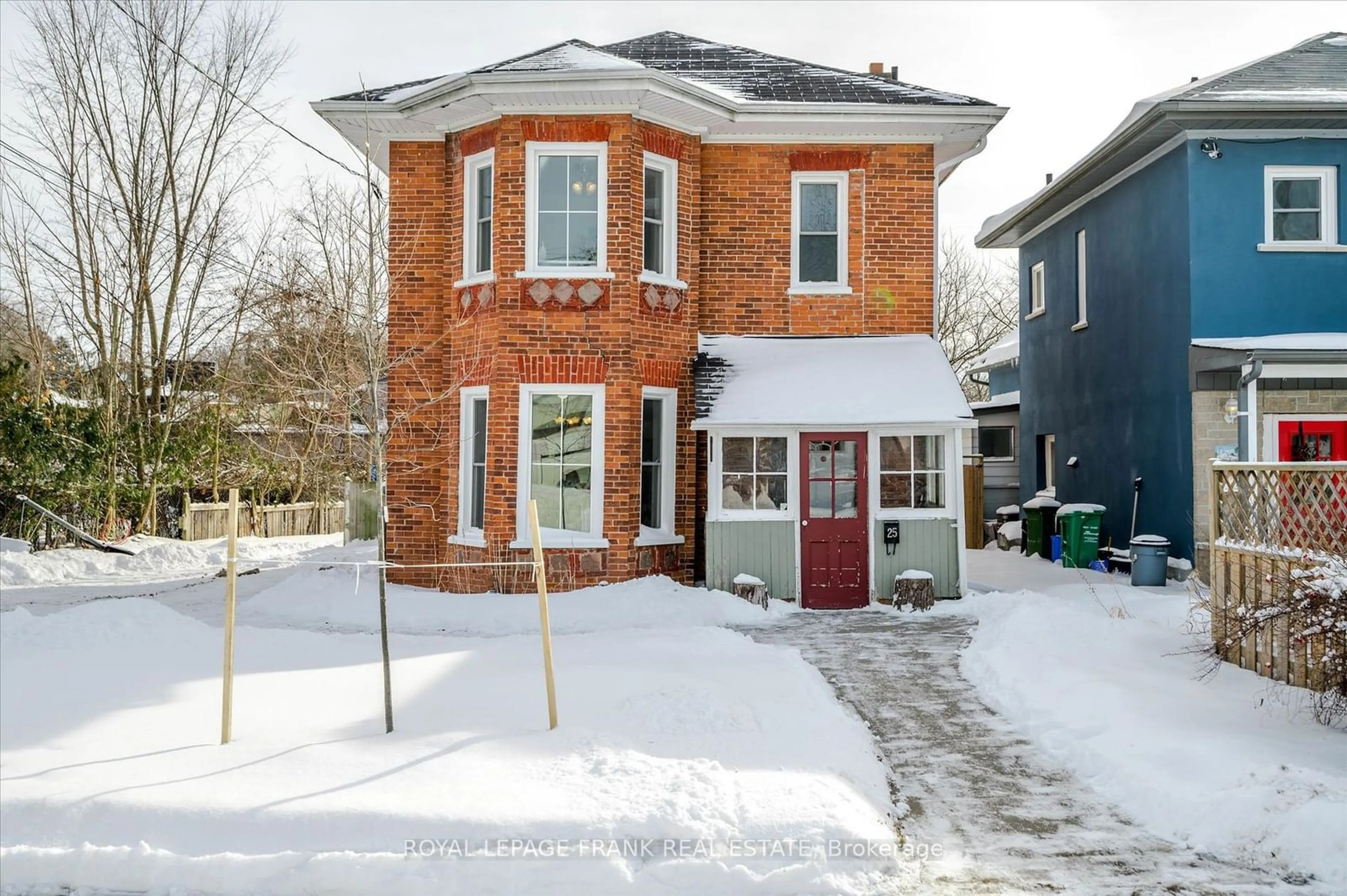 Home with brick exterior material, street for 25 Victoria Ave, Peterborough Ontario K9H 4V8