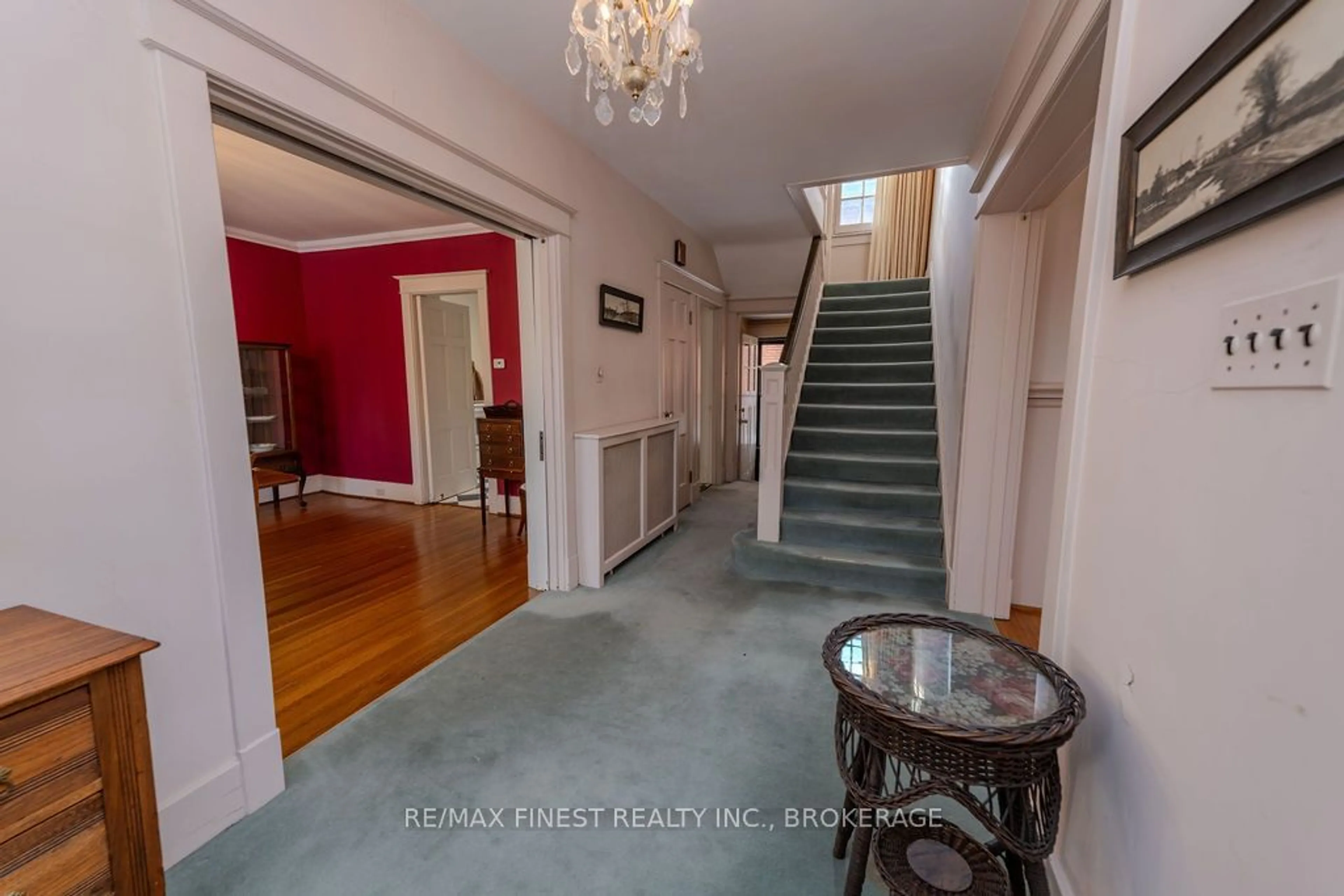 Indoor foyer for 67 Kensington Ave, Kingston Ontario K7L 4B4