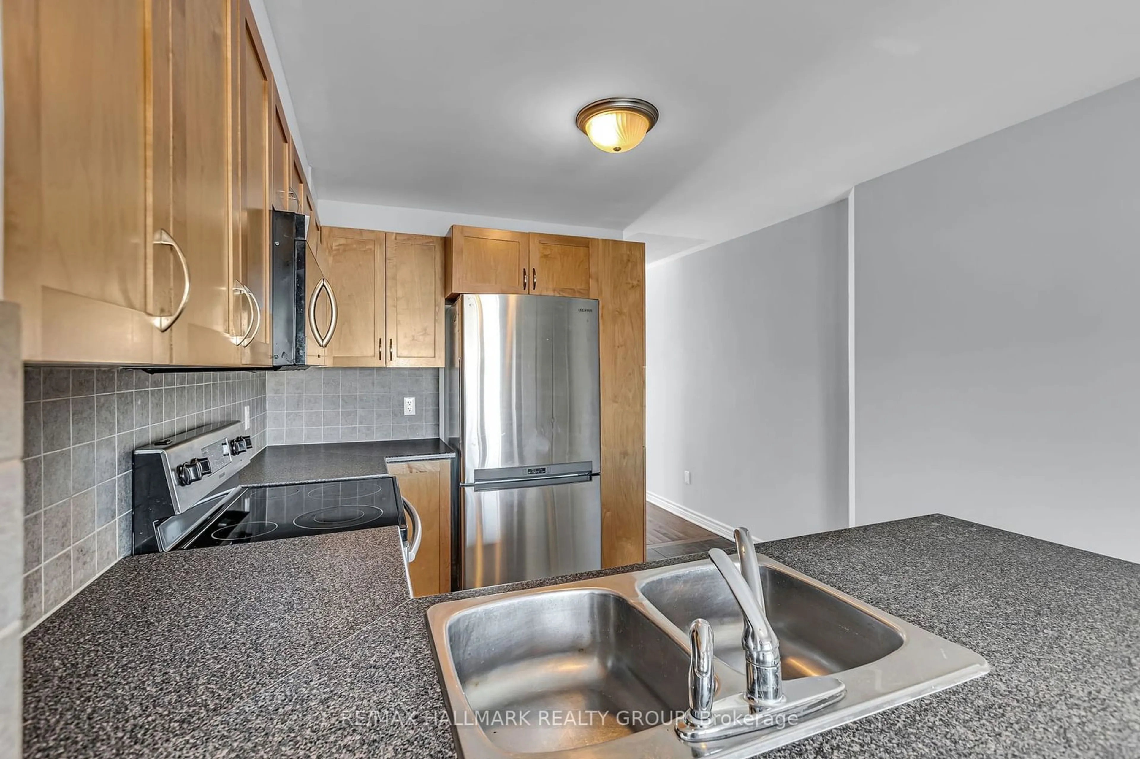 Standard kitchen, unknown for 801 Lakeridge Dr, Orleans - Cumberland and Area Ontario K4A 0N4