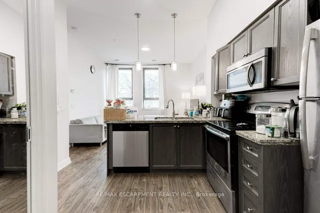 Additional property image - 112 King St Unit 203