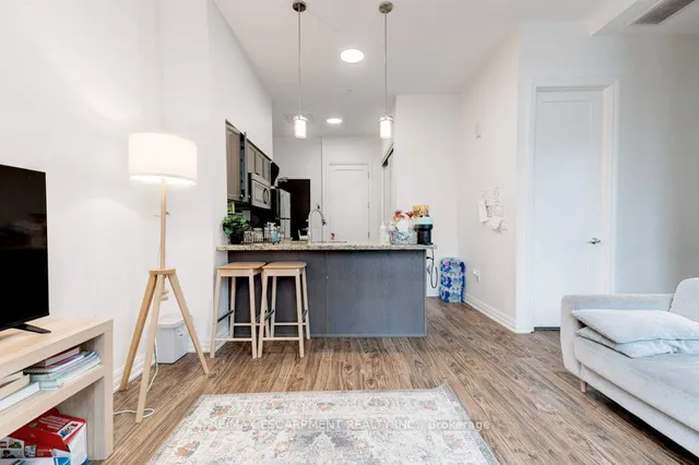 Additional property image - 112 King St Unit 203