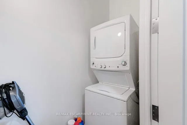 Additional property image - 112 King St Unit 203