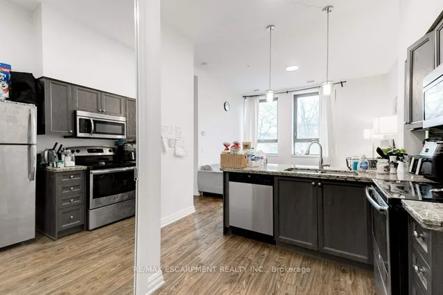 Additional property image - 112 King St Unit 203
