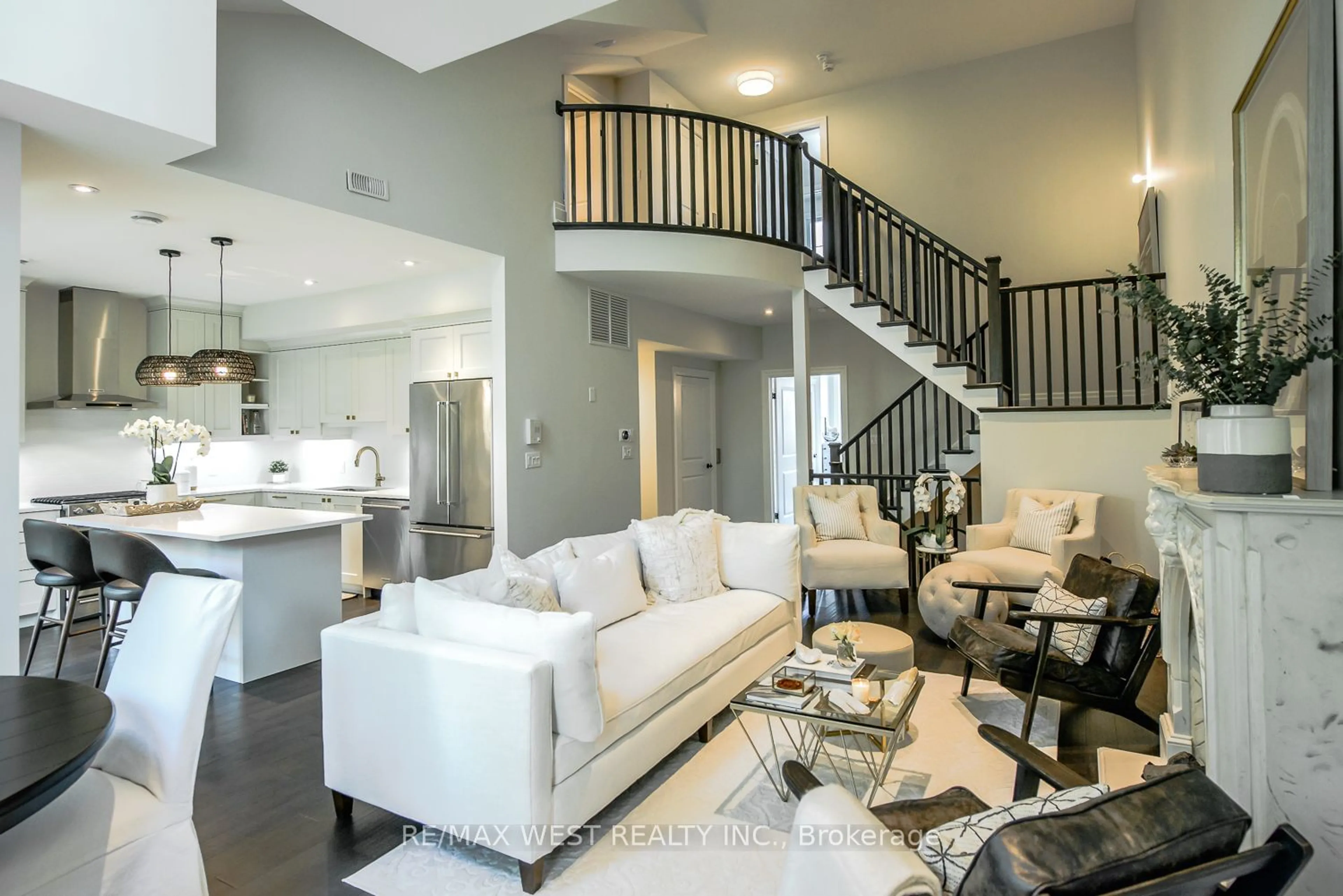 Living room with furniture, unknown for 26 Aberdeen Lane, Niagara-on-the-Lake Ontario L0S 1J0