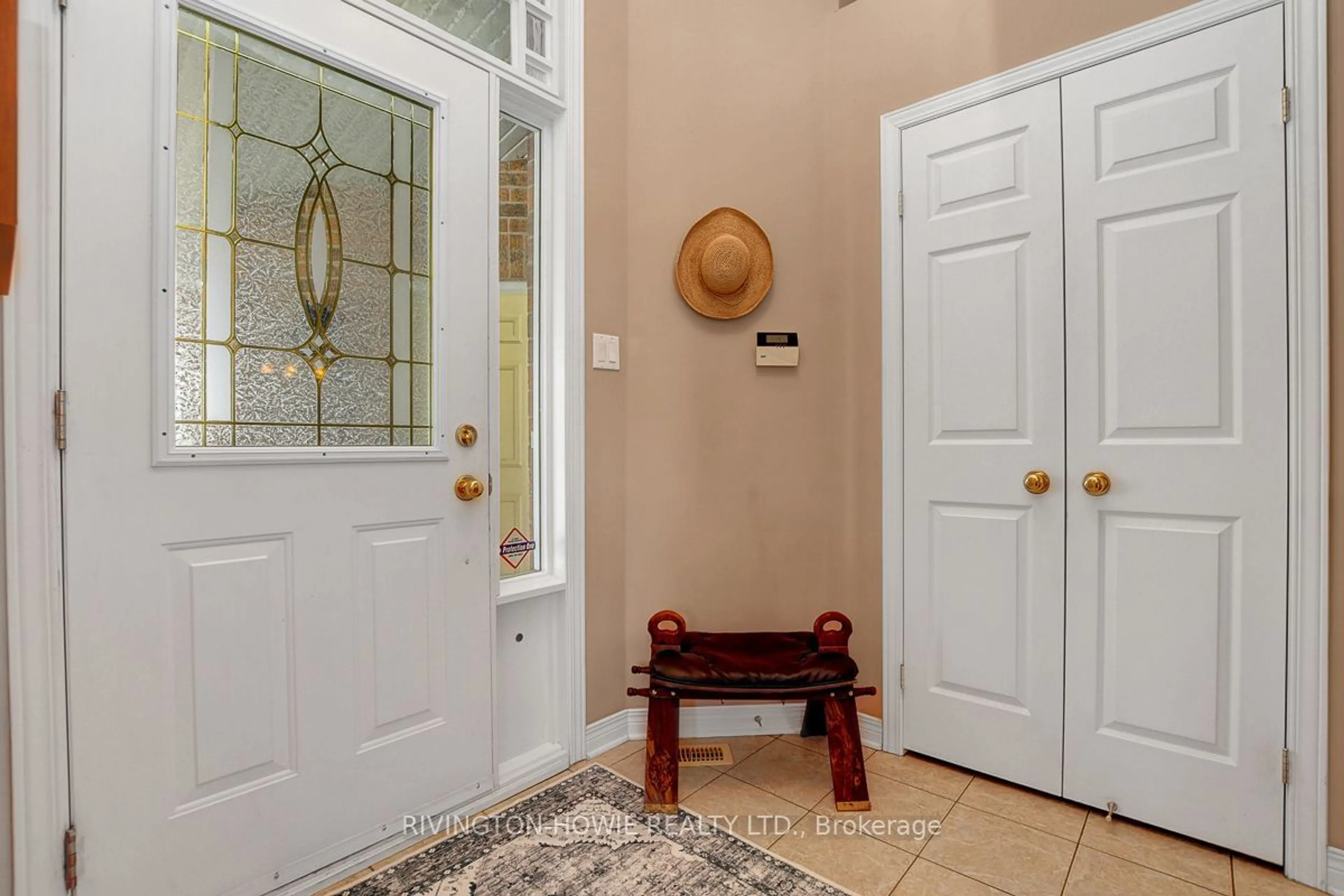 Indoor entryway for 41 Coulson Crt, Kanata Ontario K2K 2Z5