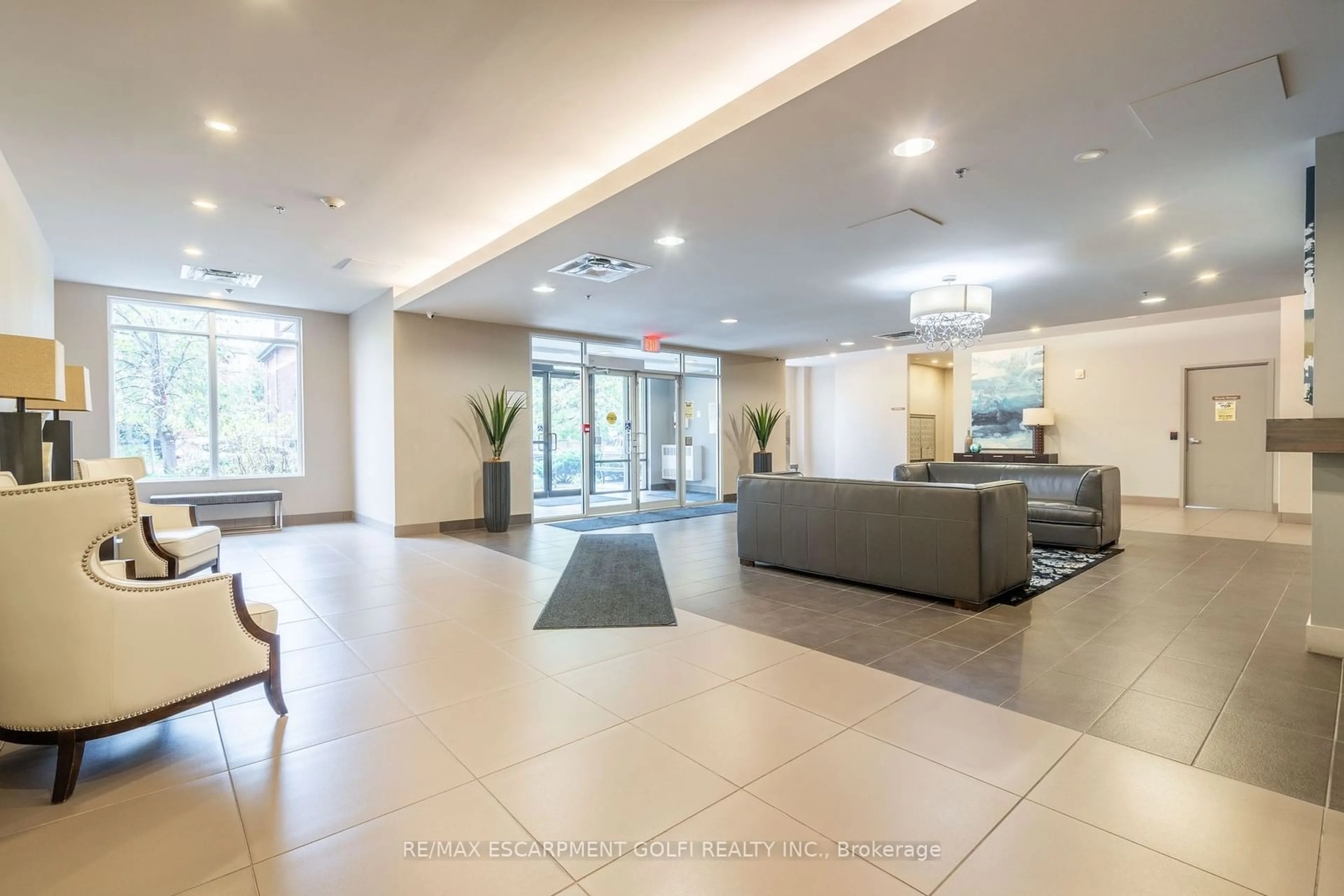 Lobby for 90 Charlton Ave #806, Hamilton Ontario L8P 0B4