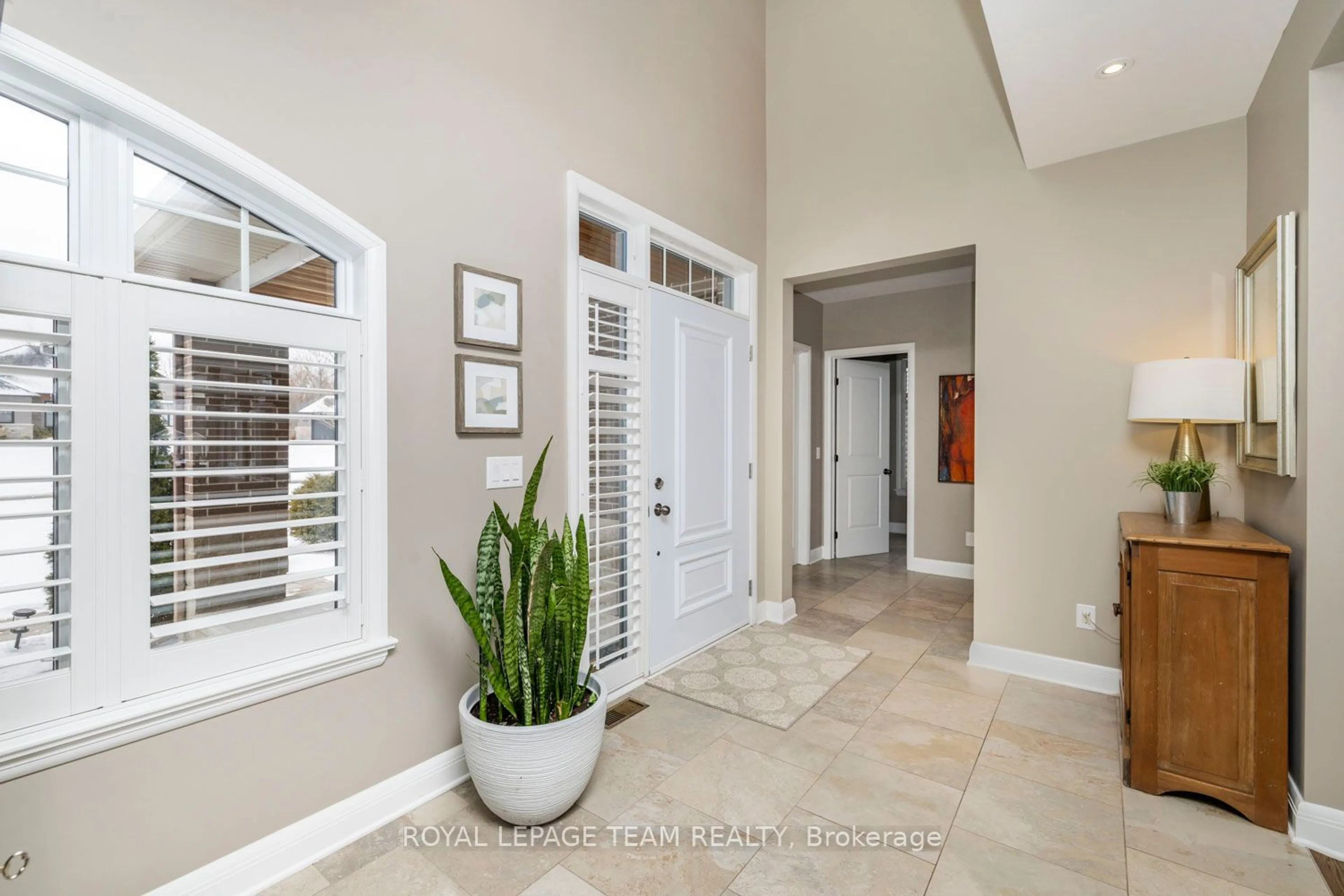 Indoor entryway for 213 CABRELLE Pl, Manotick - Kars - Rideau Twp and Area Ontario K4M 0A9