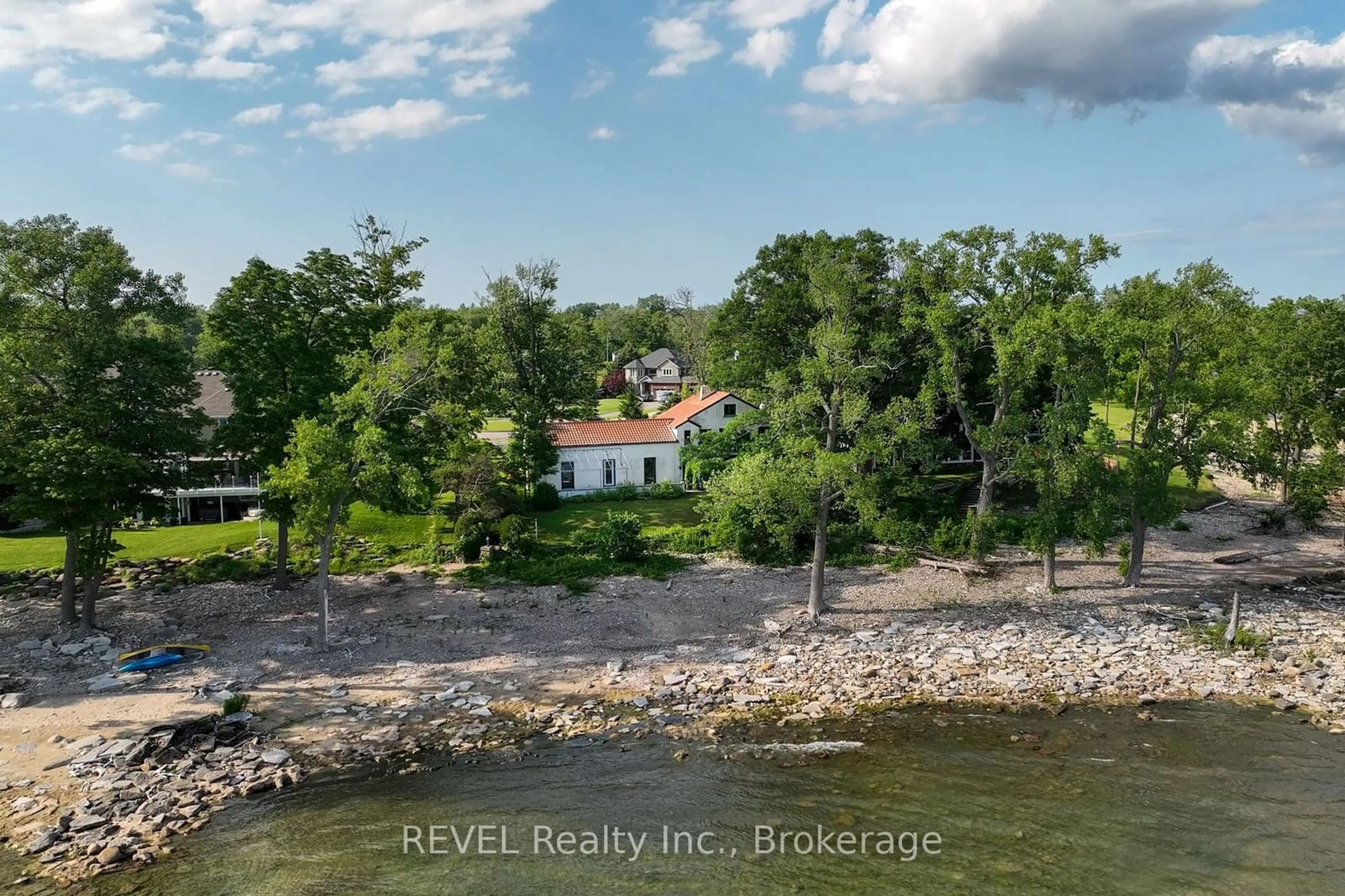 A pic from outside/outdoor area/front of a property/back of a property/a pic from drone, water/lake/river/ocean view for 3307 Lakecrest Crt, Fort Erie Ontario L0S 1N0