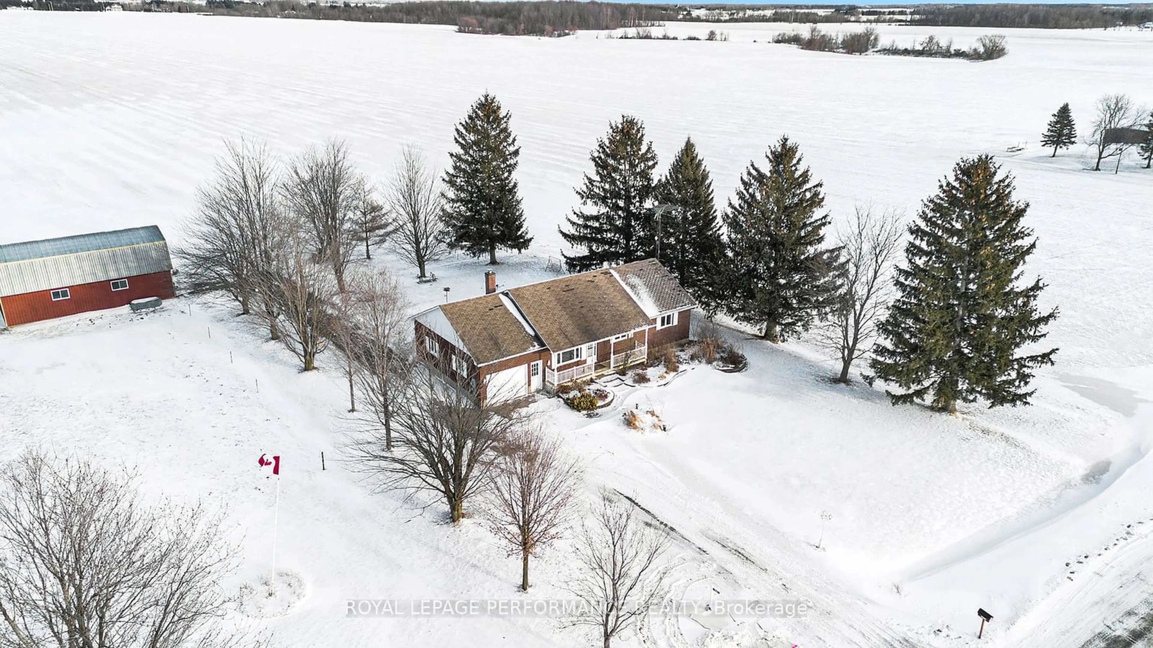 A pic from outside/outdoor area/front of a property/back of a property/a pic from drone, unknown for 1581 St Jacques Rd, Russell Ontario K0A 1W0