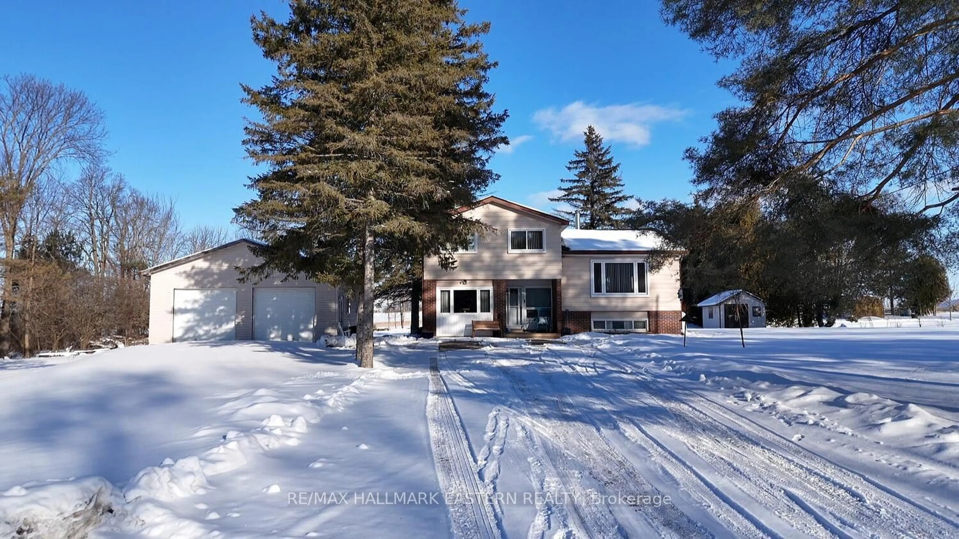 A pic from outside/outdoor area/front of a property/back of a property/a pic from drone, unknown for 1387 Vista Cres, Cavan Monaghan Ontario K0L 1V0