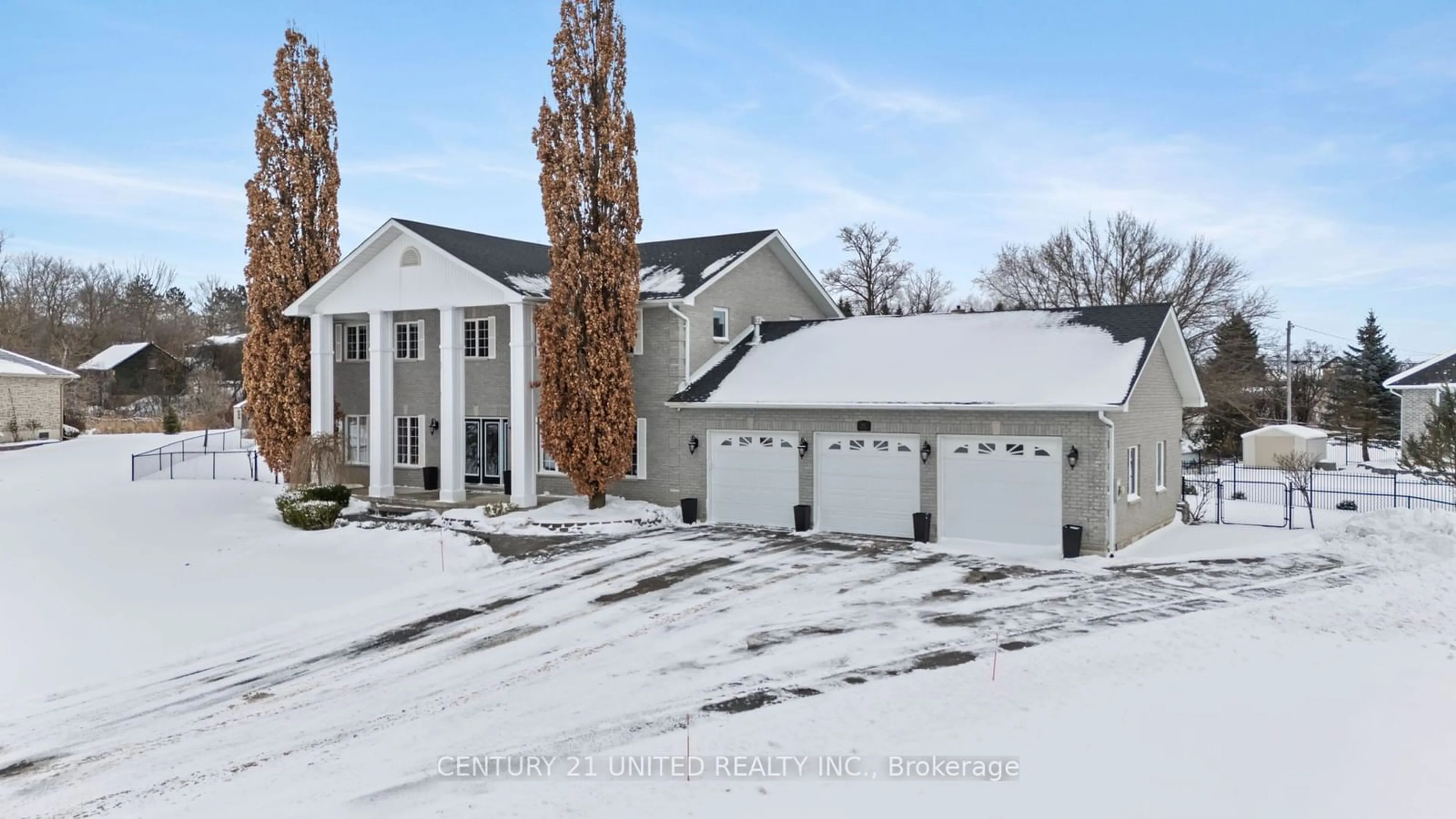 A pic from outside/outdoor area/front of a property/back of a property/a pic from drone, street for 550 Naish Dr, Peterborough Ontario K9H 0E4