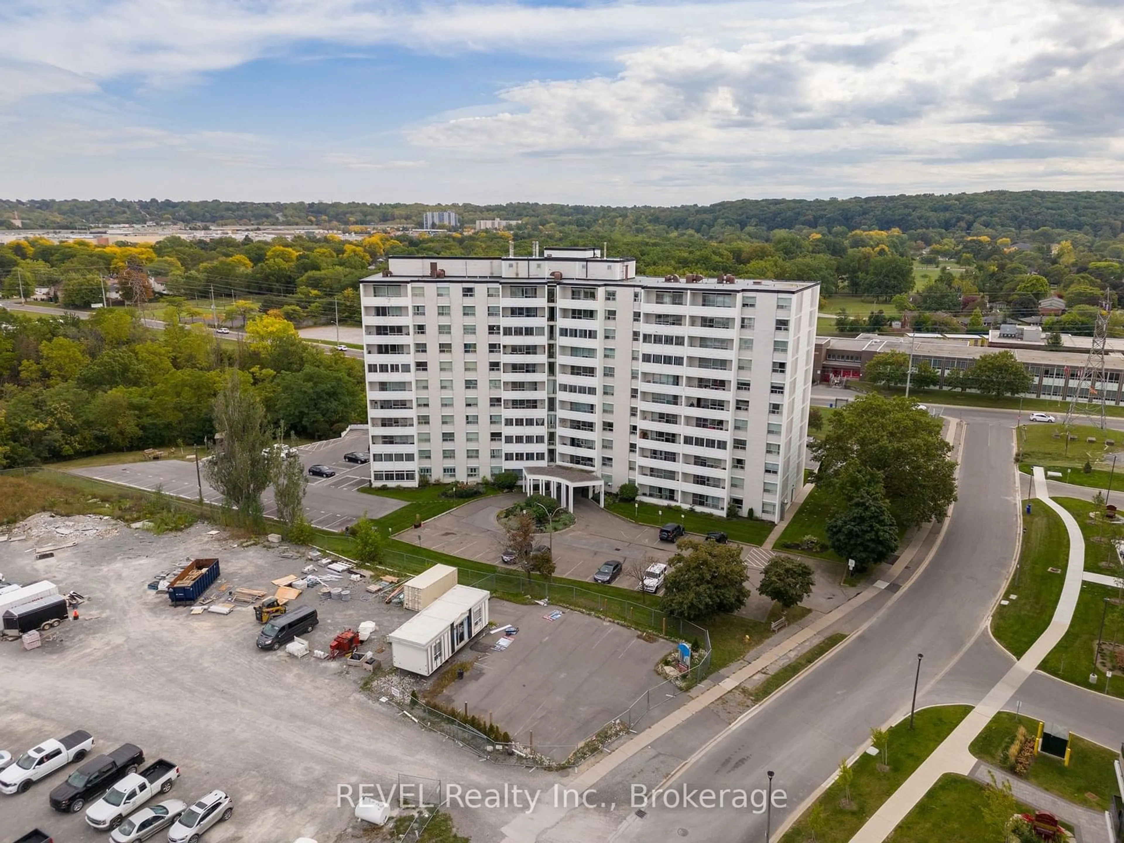 A pic from outside/outdoor area/front of a property/back of a property/a pic from drone, unknown for 35 Towering Heights Blvd #903, St. Catharines Ontario L2T 3G8