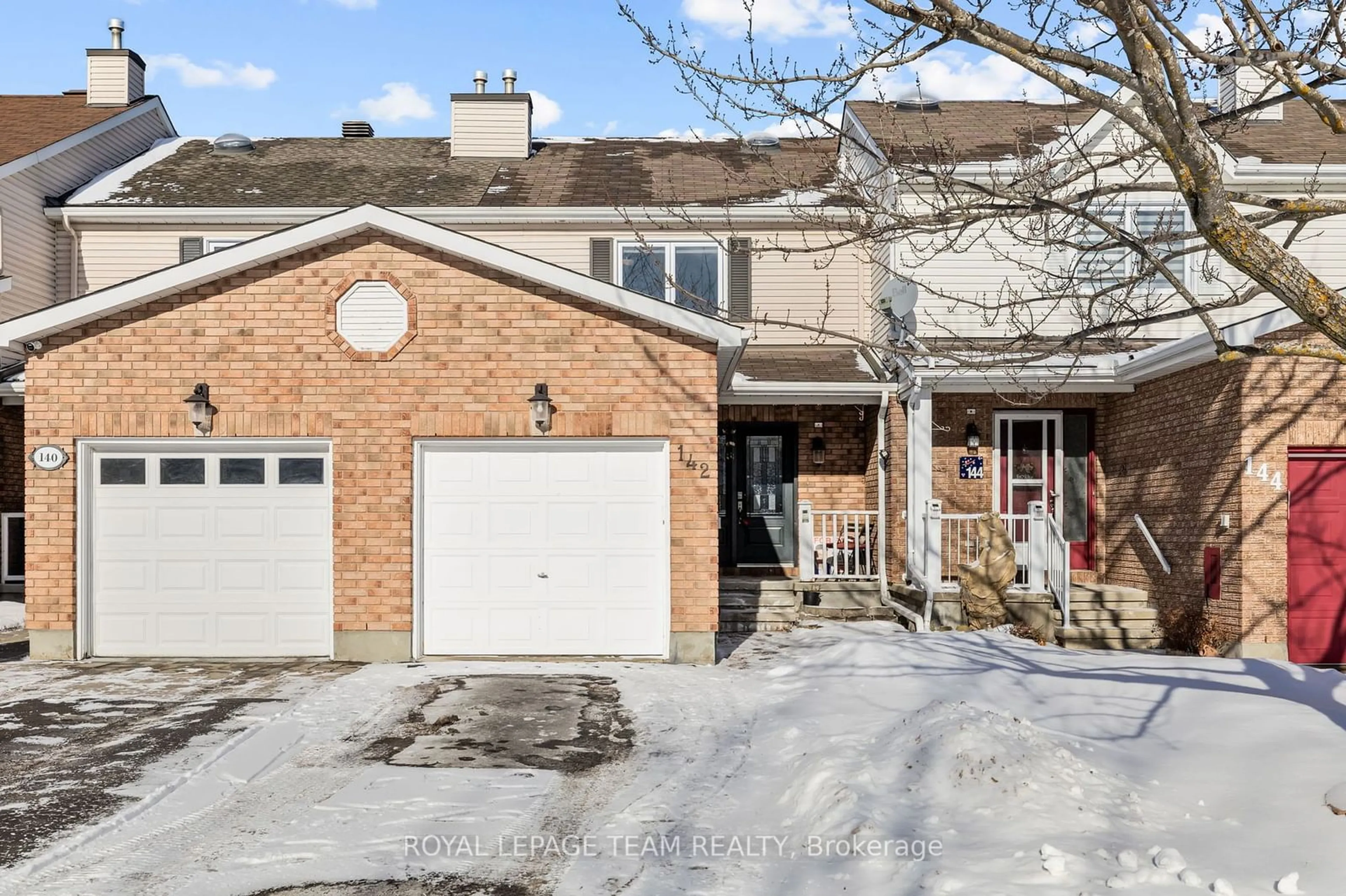 Home with brick exterior material, street for 142 Markland Cres, Barrhaven Ontario K2G 5Z9