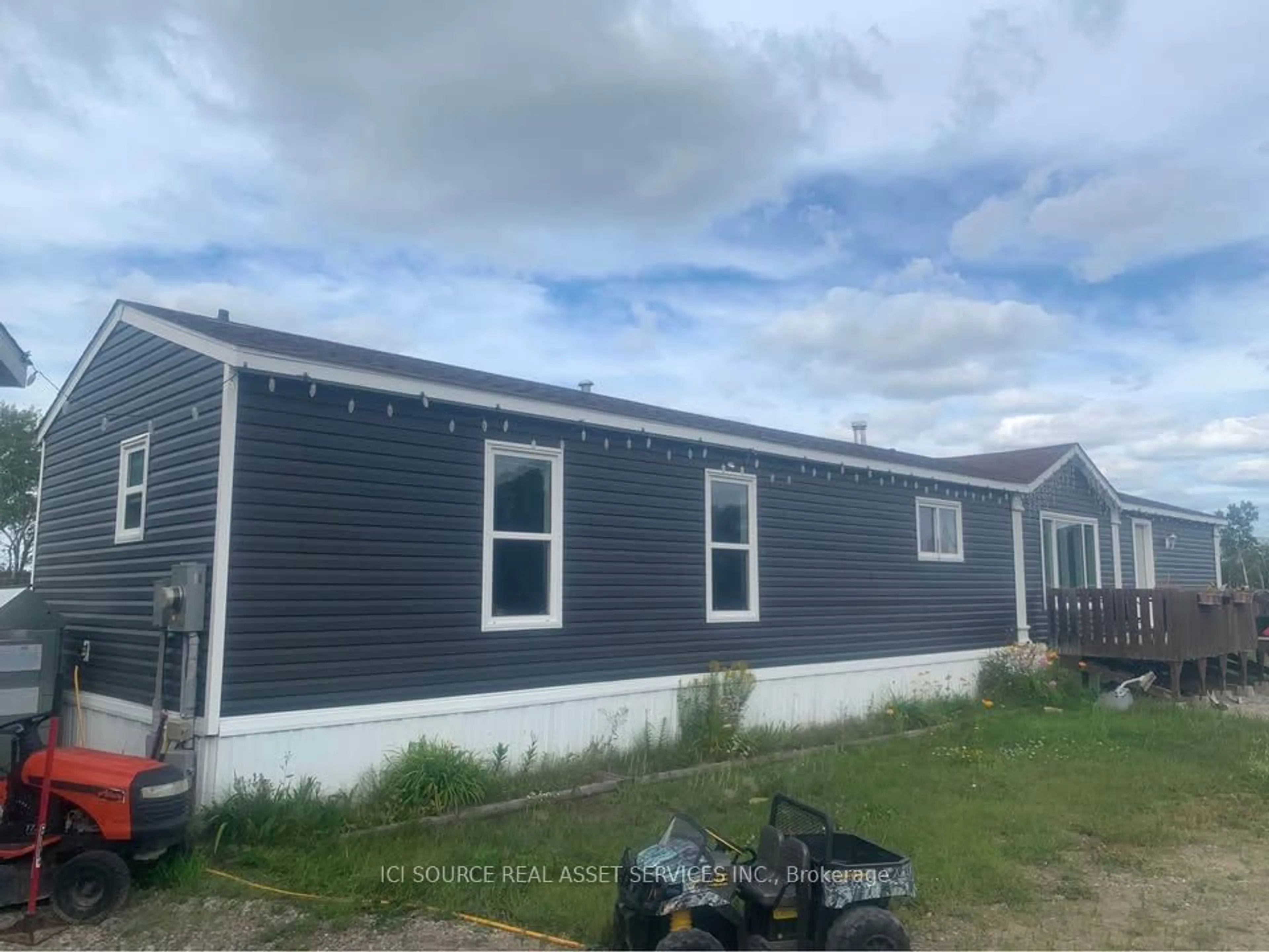 Home with vinyl exterior material, building for 63 Autumnwood Dr, Sioux Lookout Ontario P8T 0A2