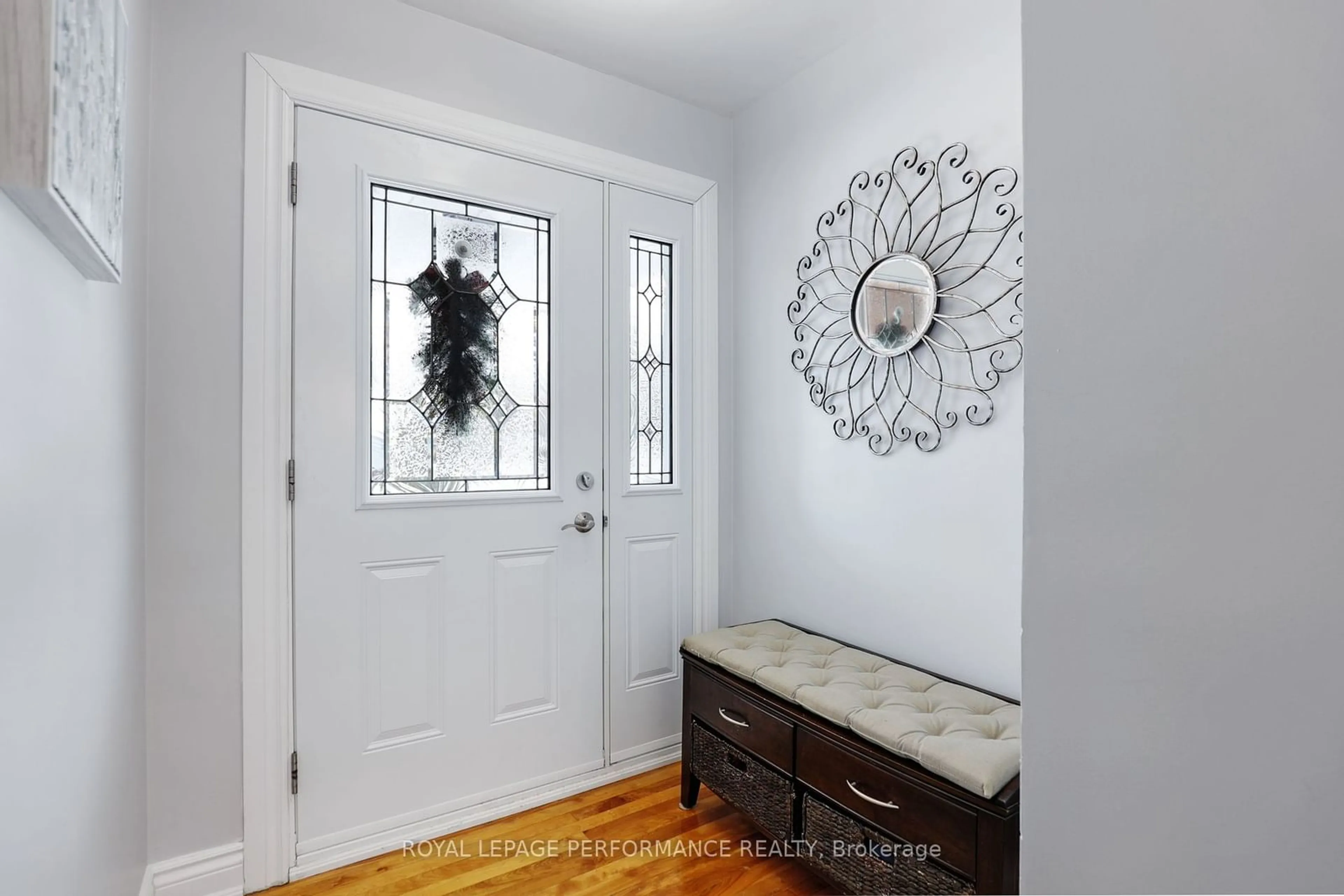 Indoor entryway for 2195 Prospect Ave, Alta Vista and Area Ontario K1H 7G2