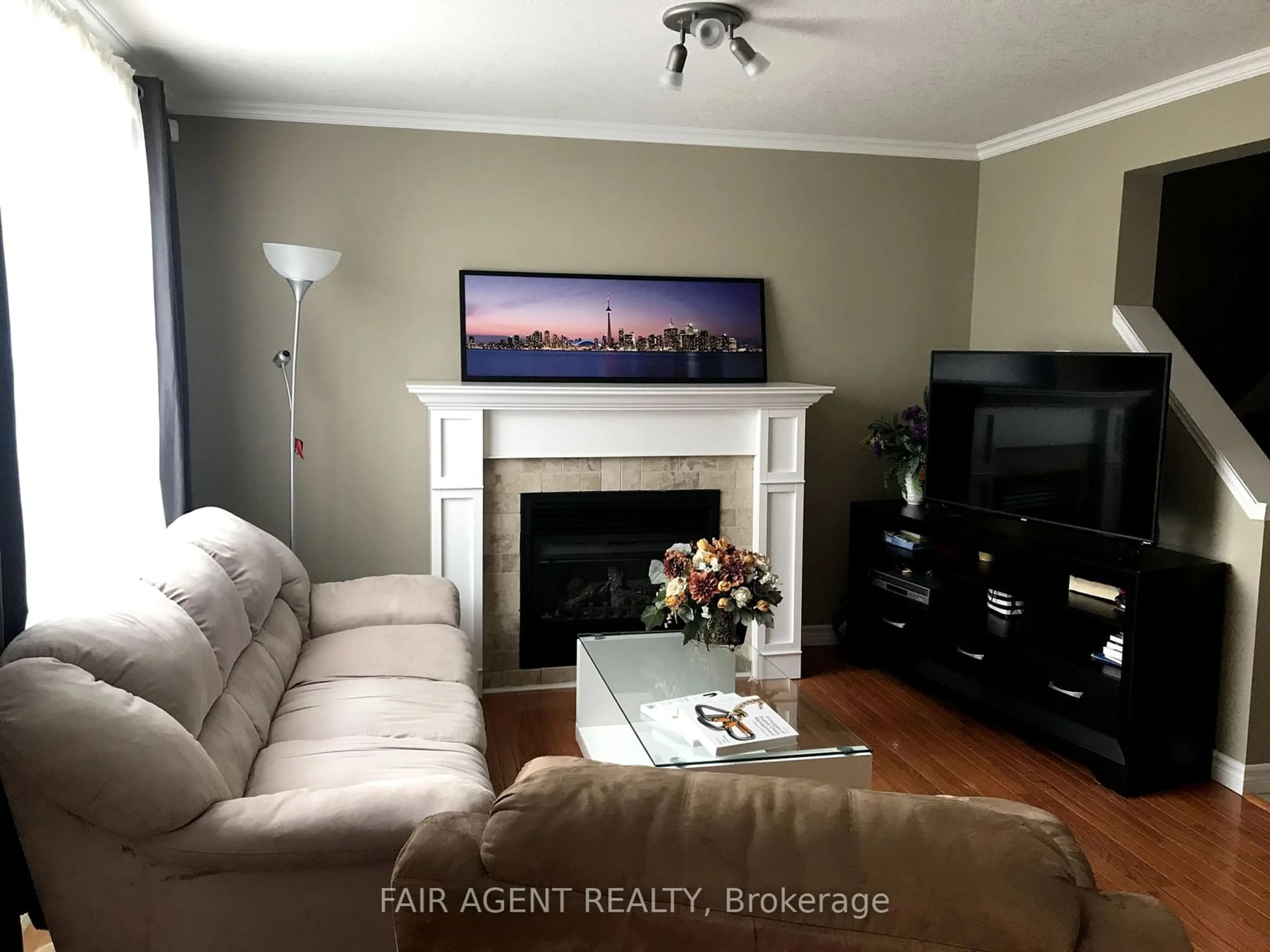 A pic of a room for 634 RIDGEVIEW Dr, London Ontario N5Y 5T8