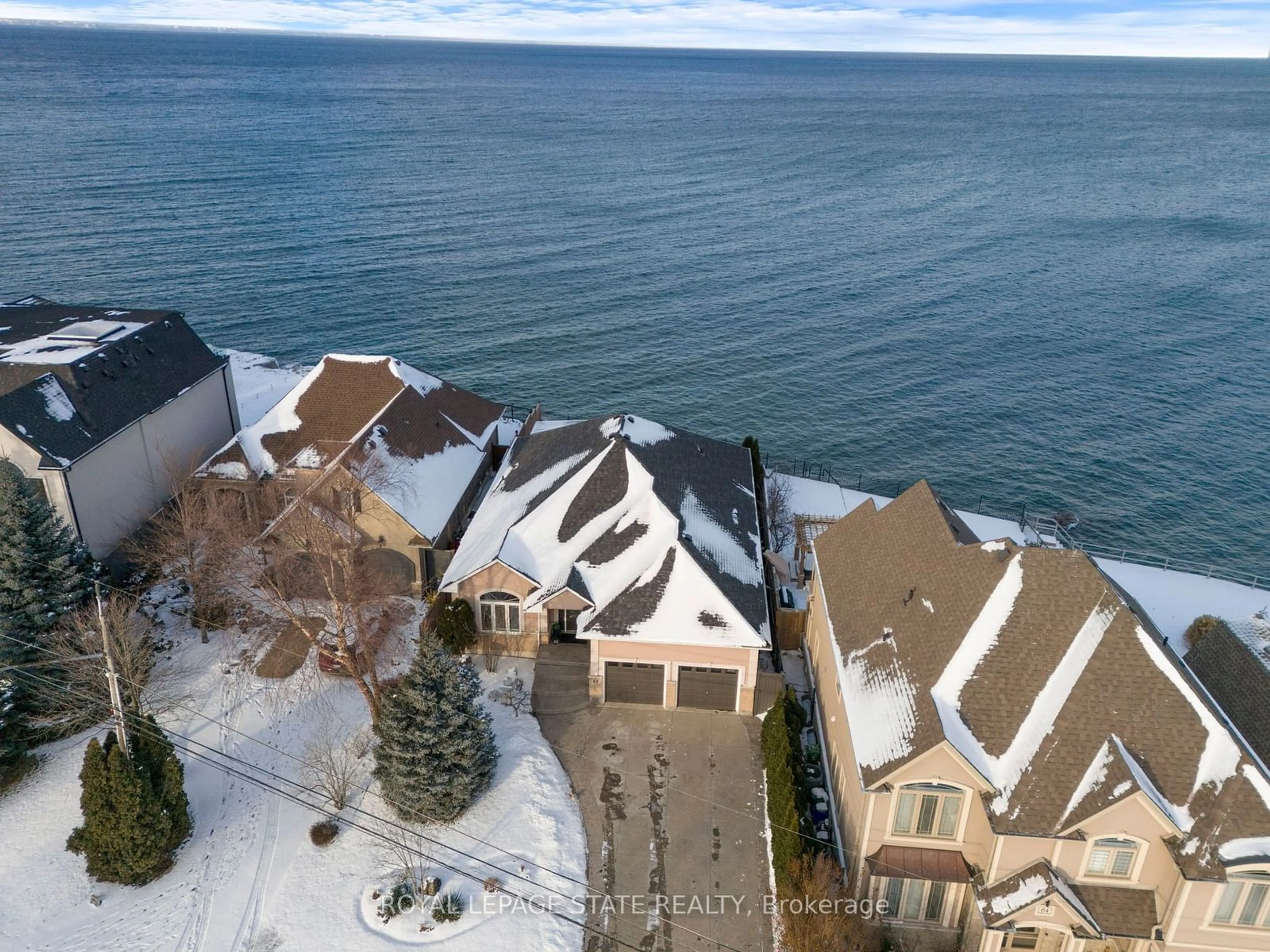 A pic from outside/outdoor area/front of a property/back of a property/a pic from drone, water/lake/river/ocean view for 66 Seabreeze Cres, Hamilton Ontario L8E 5C9