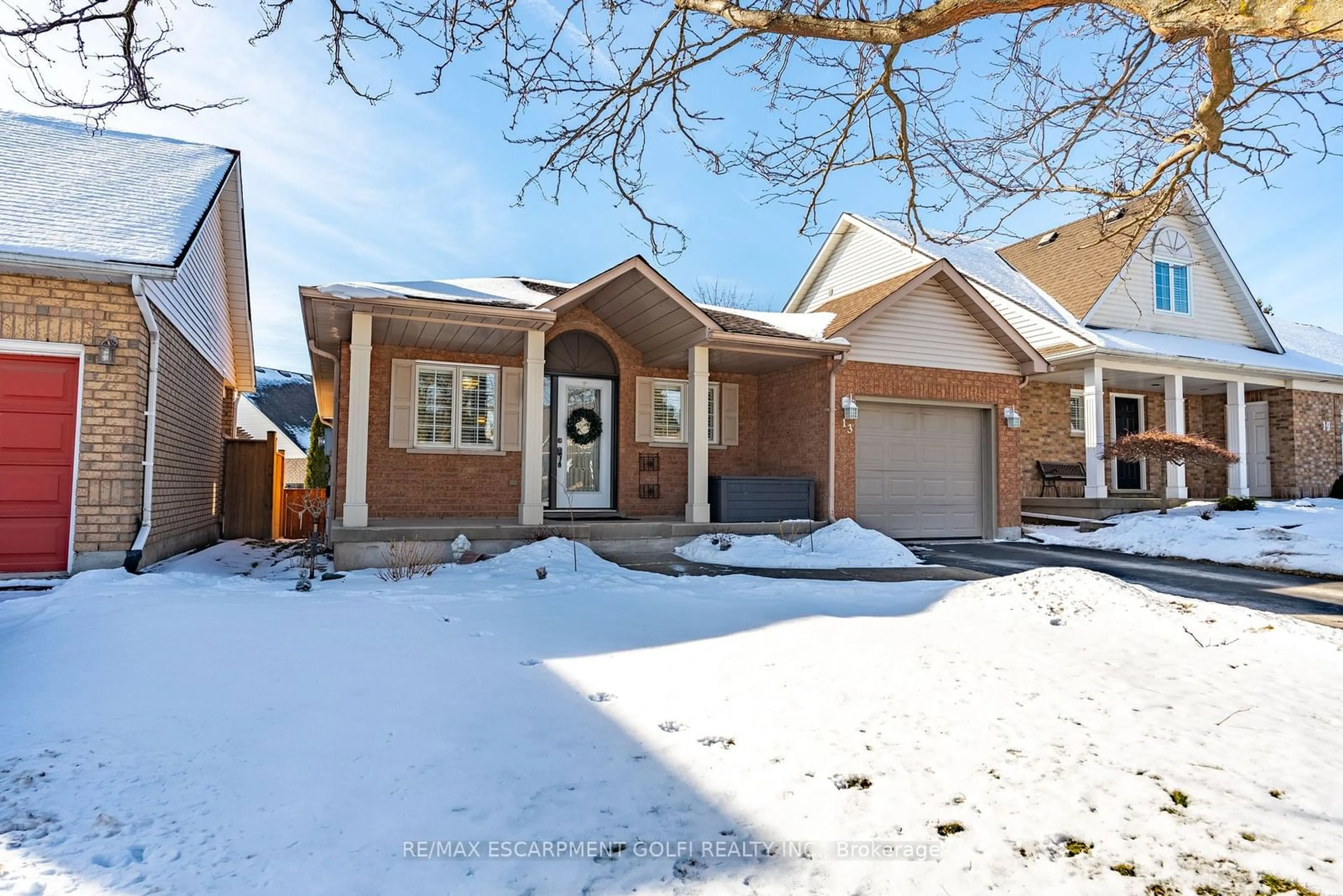 Home with brick exterior material, street for 13 Silvercrest Crt, Thorold Ontario L2V 5B4