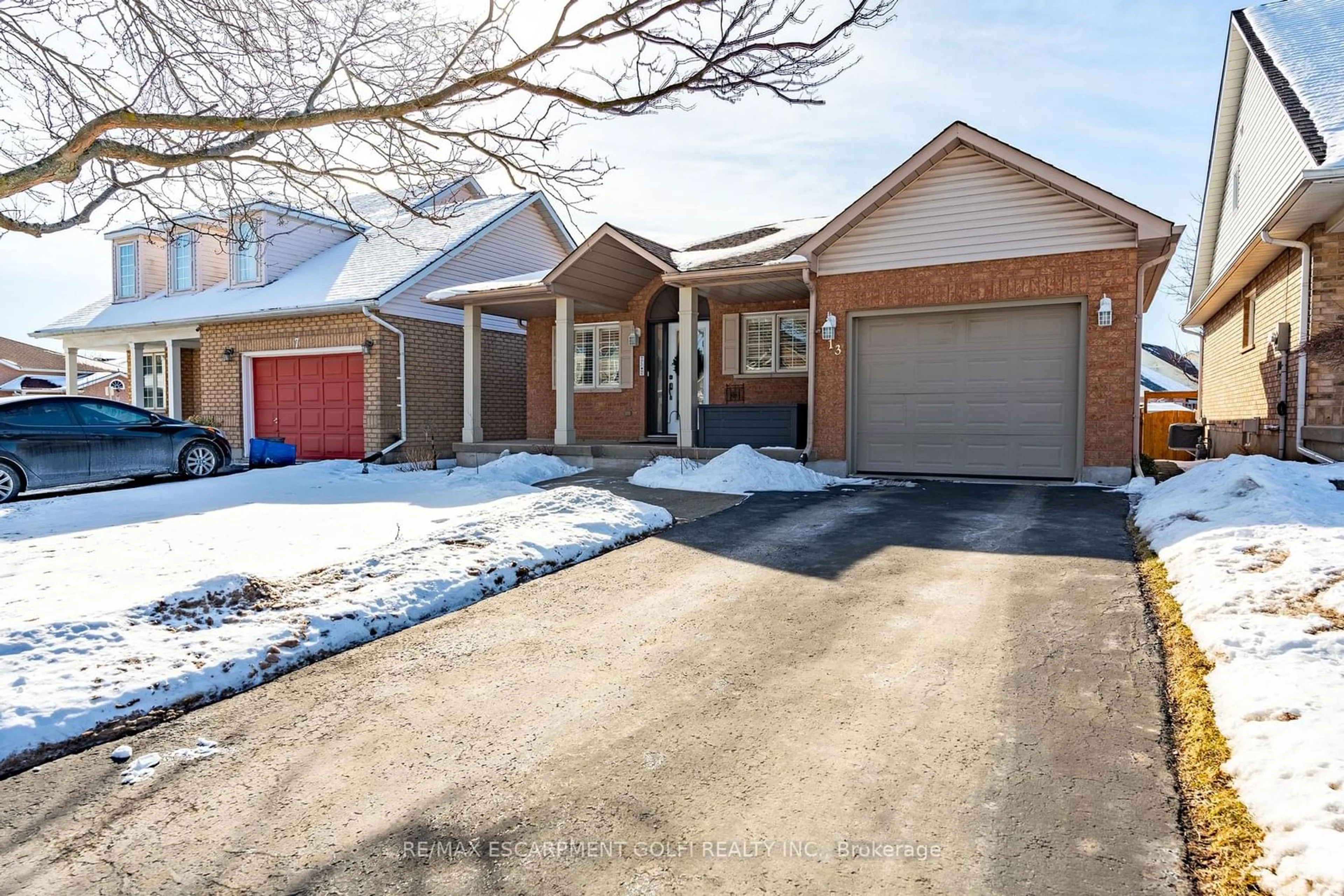 Home with brick exterior material, street for 13 Silvercrest Crt, Thorold Ontario L2V 5B4