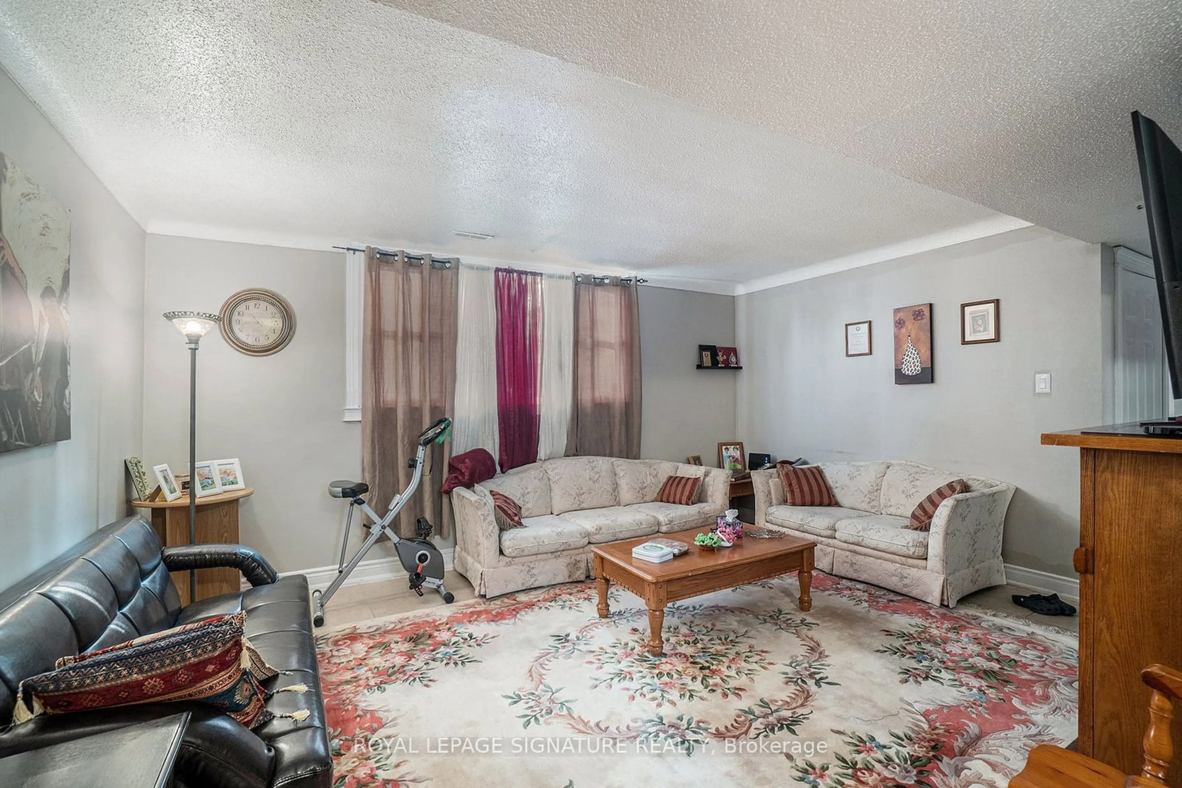 Living room with furniture, unknown for 85 Doane St, Britannia - Lincoln Heights and Area Ontario K2B 6G7