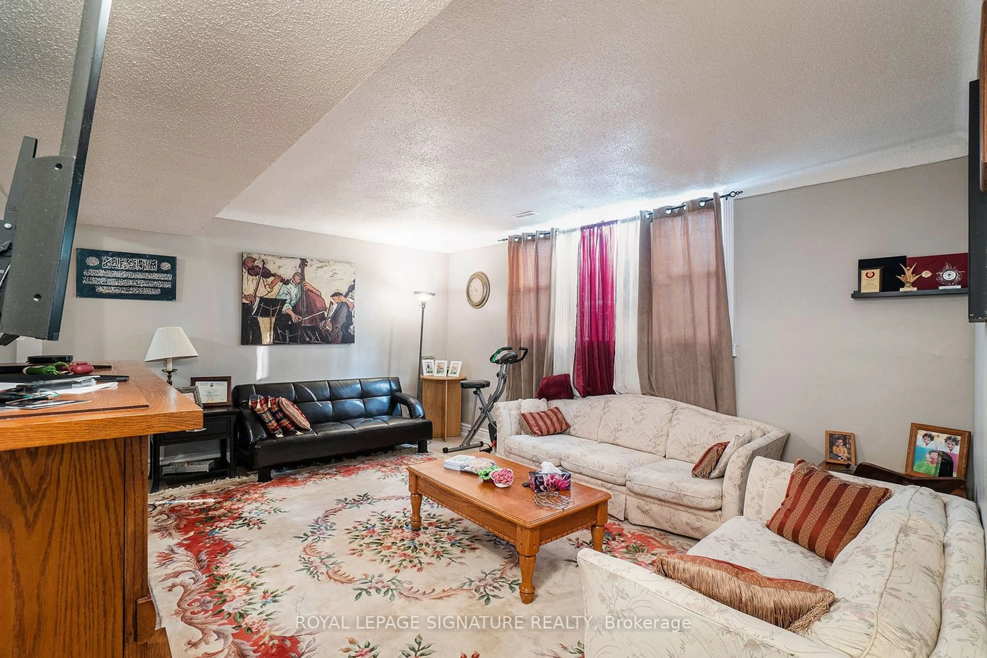 Living room with furniture, unknown for 85 Doane St, Britannia - Lincoln Heights and Area Ontario K2B 6G7